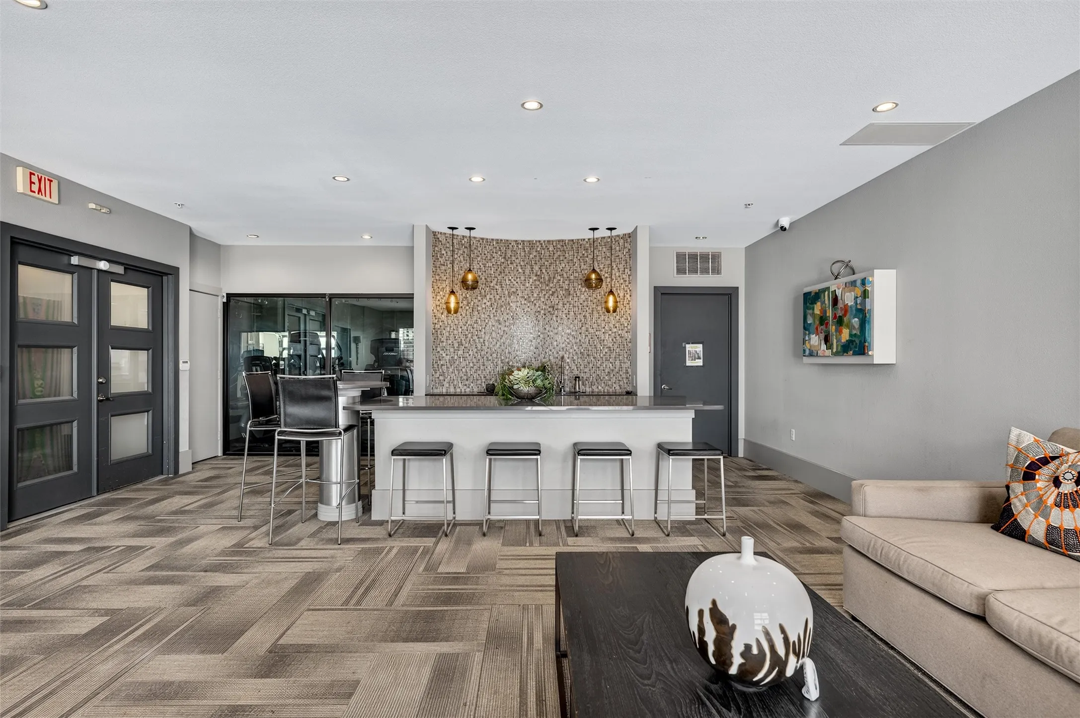 Condominium For Sale in Dallas County , 5609 Smu Boulevard 512, Dallas, Texas 75206, 1 Bedroom, 1 Bathroom, 1 Garage spaces, 752 Sqft, built in 2008, mls#21370459, Real Estate Agent in Dallas, Homes For Sale in Dallas county, Homes For Sale in Dallas, Realtor in Dallas Texas, Real Estate Brokerage Independent Realty Texas, Luminita Cordes Realtor