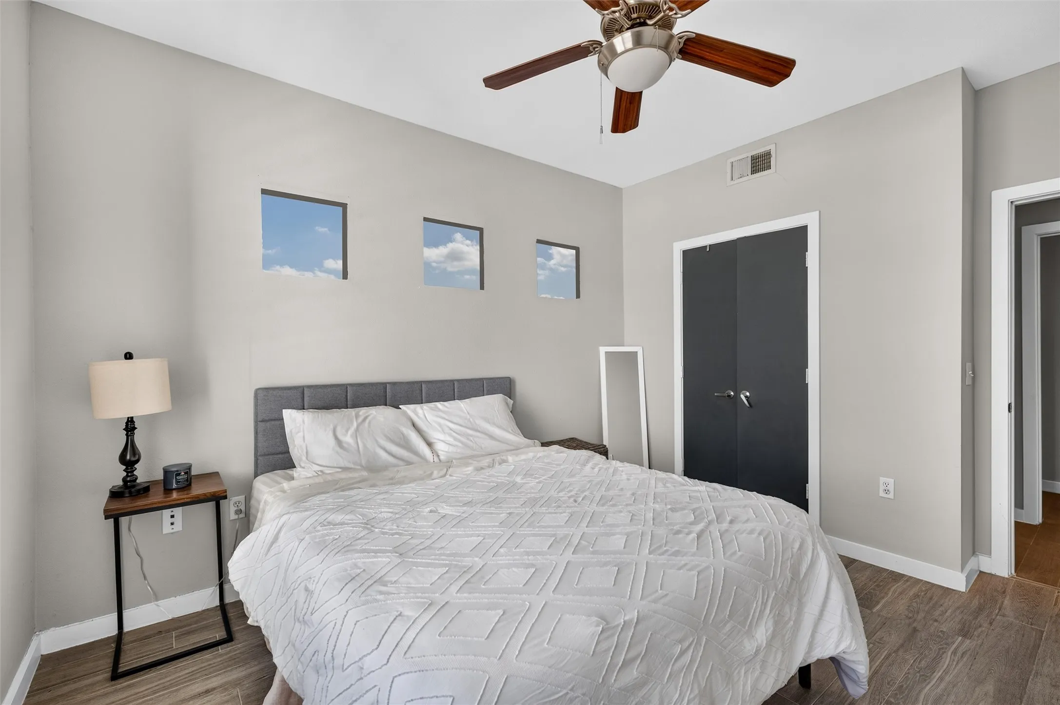 Condominium For Sale in Dallas County , 5609 Smu Boulevard 512, Dallas, Texas 75206, 1 Bedroom, 1 Bathroom, 1 Garage spaces, 752 Sqft, built in 2008, mls#21370459, Real Estate Agent in Dallas, Homes For Sale in Dallas county, Homes For Sale in Dallas, Realtor in Dallas Texas, Real Estate Brokerage Independent Realty Texas, Luminita Cordes Realtor