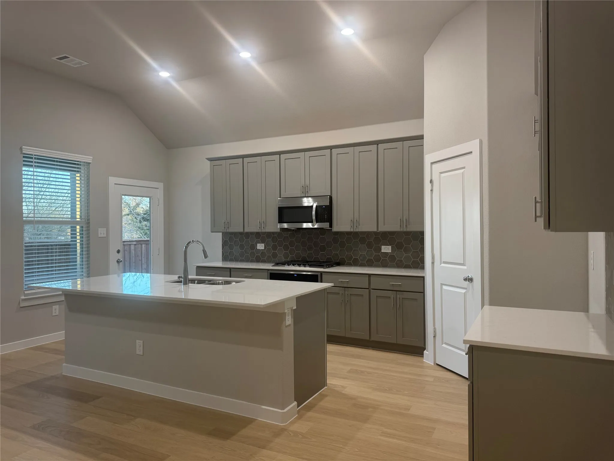 Single Family Residence For Rent in Ellis County , 400 Stone Hollow Drive, Ferris, Texas 75125, 4 Bedroom, 2 Bathroom, 2 Garage spaces, 2,029 Sqft, built in 2025, mls#21370672, Real Estate Agent in Ferris, Homes For Rent in Ellis county, Homes For Rent in Ferris, Realtor in Ferris Texas, Real Estate Brokerage Independent Realty Texas, Luminita Cordes Realtor