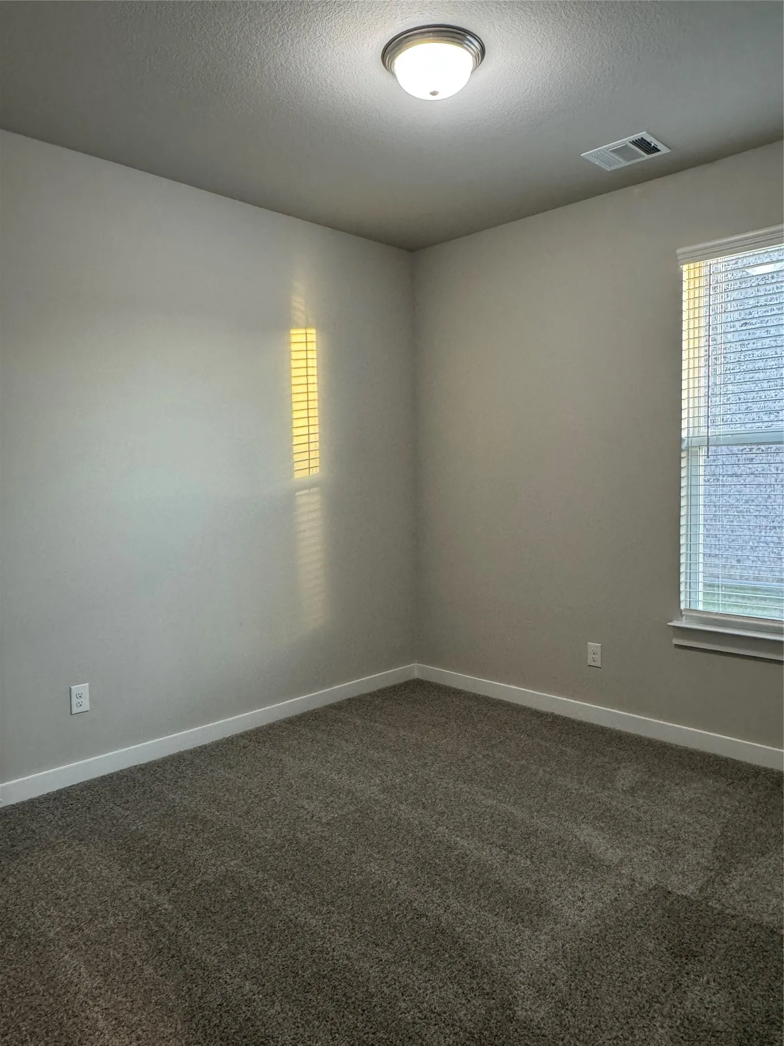 Single Family Residence For Rent in Ellis County , 400 Stone Hollow Drive, Ferris, Texas 75125, 4 Bedroom, 2 Bathroom, 2 Garage spaces, 2,029 Sqft, built in 2025, mls#21370672, Real Estate Agent in Ferris, Homes For Rent in Ellis county, Homes For Rent in Ferris, Realtor in Ferris Texas, Real Estate Brokerage Independent Realty Texas, Luminita Cordes Realtor