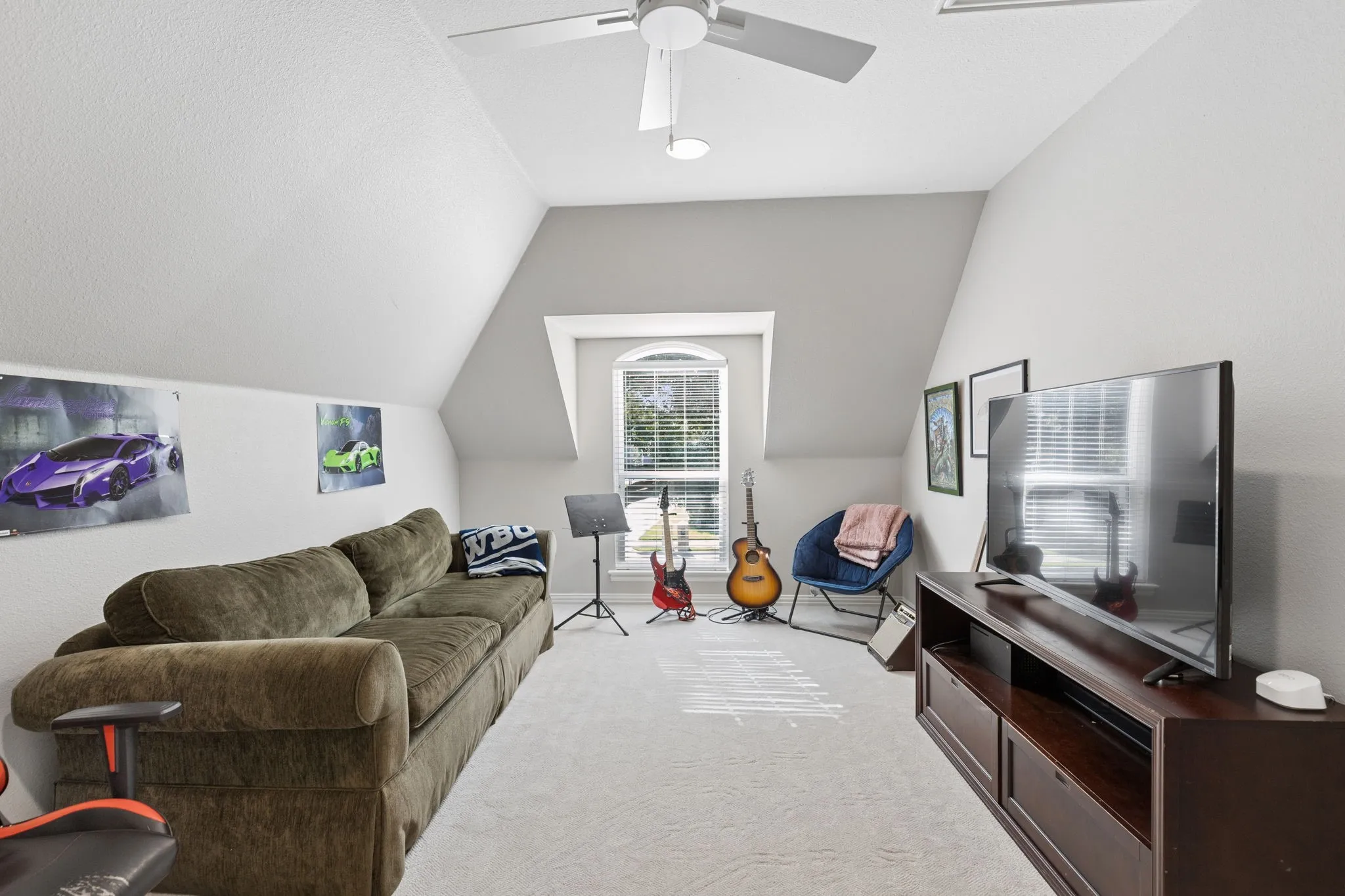 Single Family Residence For Sale in Tarrant County , 1415 Bent Creek Drive, Southlake, Texas 76092, 5 Bedroom, 5 Bathroom, 3 Garage spaces, 4,835 Sqft, built in 1994, mls#21368939, Real Estate Agent in Southlake, Homes For Sale in Tarrant county, Homes For Sale in Southlake, Realtor in Southlake Texas, Real Estate Brokerage Independent Realty Texas, Luminita Cordes Realtor