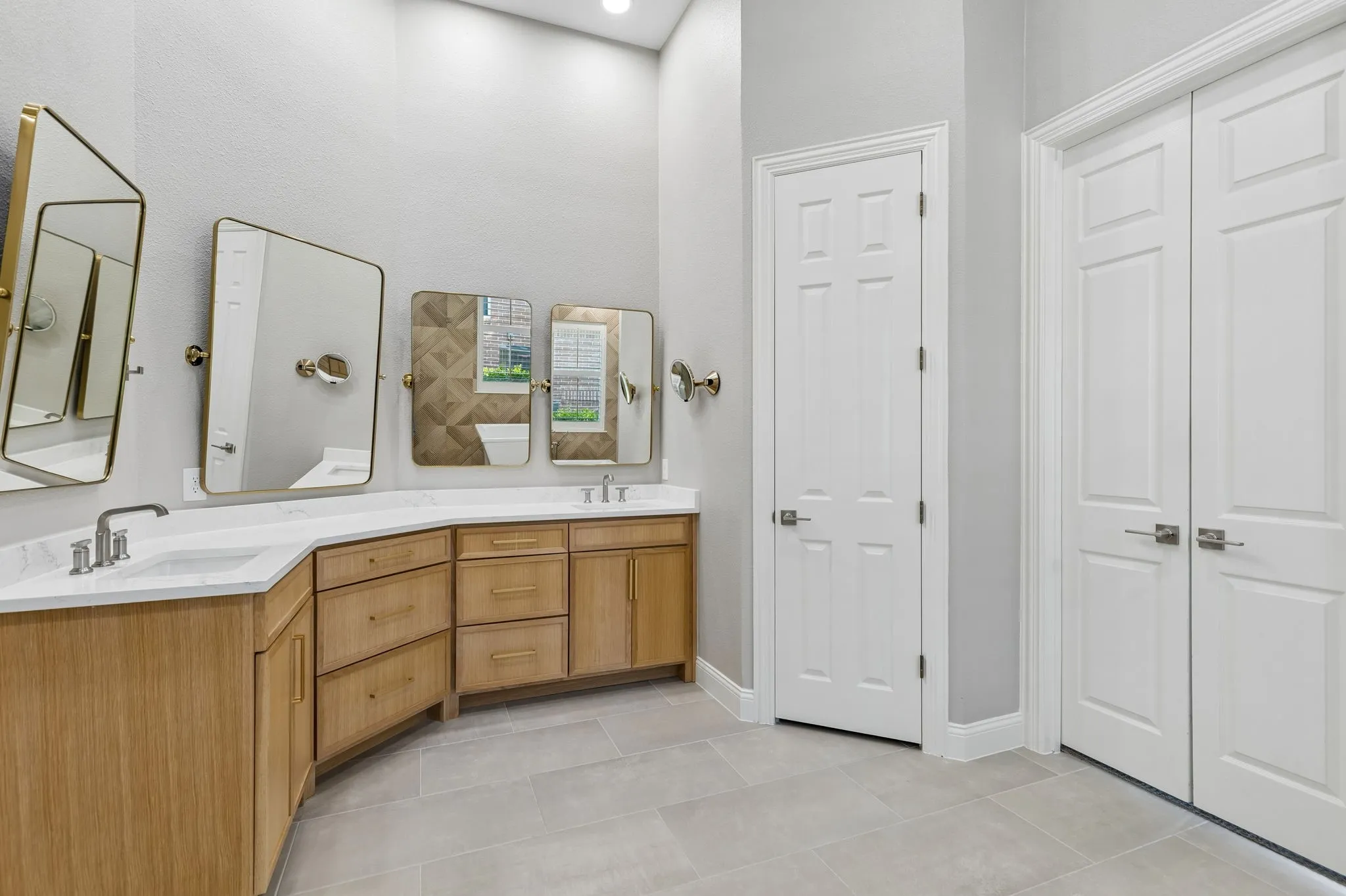 Single Family Residence For Sale in Tarrant County , 1415 Bent Creek Drive, Southlake, Texas 76092, 5 Bedroom, 5 Bathroom, 3 Garage spaces, 4,835 Sqft, built in 1994, mls#21368939, Real Estate Agent in Southlake, Homes For Sale in Tarrant county, Homes For Sale in Southlake, Realtor in Southlake Texas, Real Estate Brokerage Independent Realty Texas, Luminita Cordes Realtor