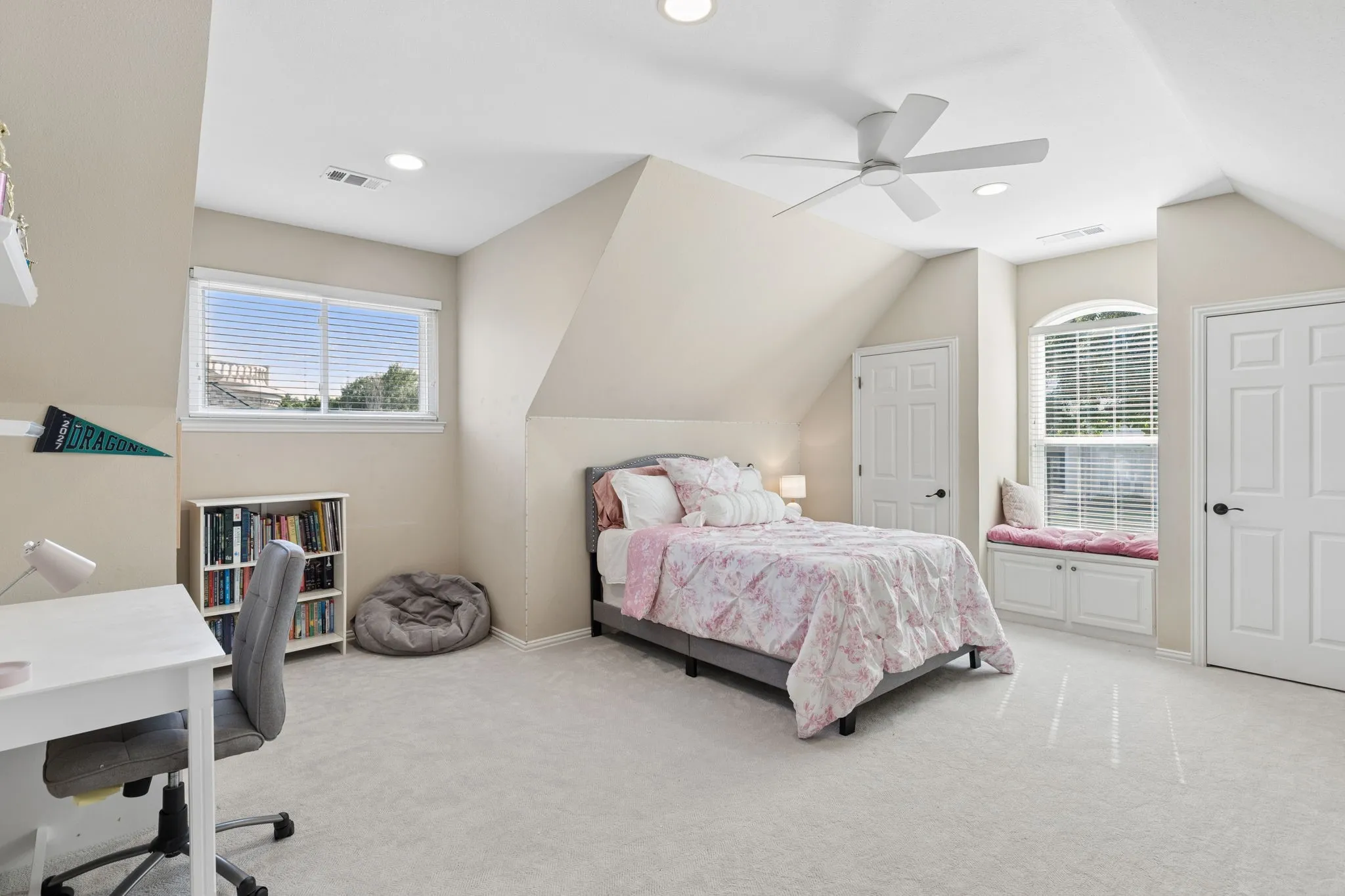 Single Family Residence For Sale in Tarrant County , 1415 Bent Creek Drive, Southlake, Texas 76092, 5 Bedroom, 5 Bathroom, 3 Garage spaces, 4,835 Sqft, built in 1994, mls#21368939, Real Estate Agent in Southlake, Homes For Sale in Tarrant county, Homes For Sale in Southlake, Realtor in Southlake Texas, Real Estate Brokerage Independent Realty Texas, Luminita Cordes Realtor