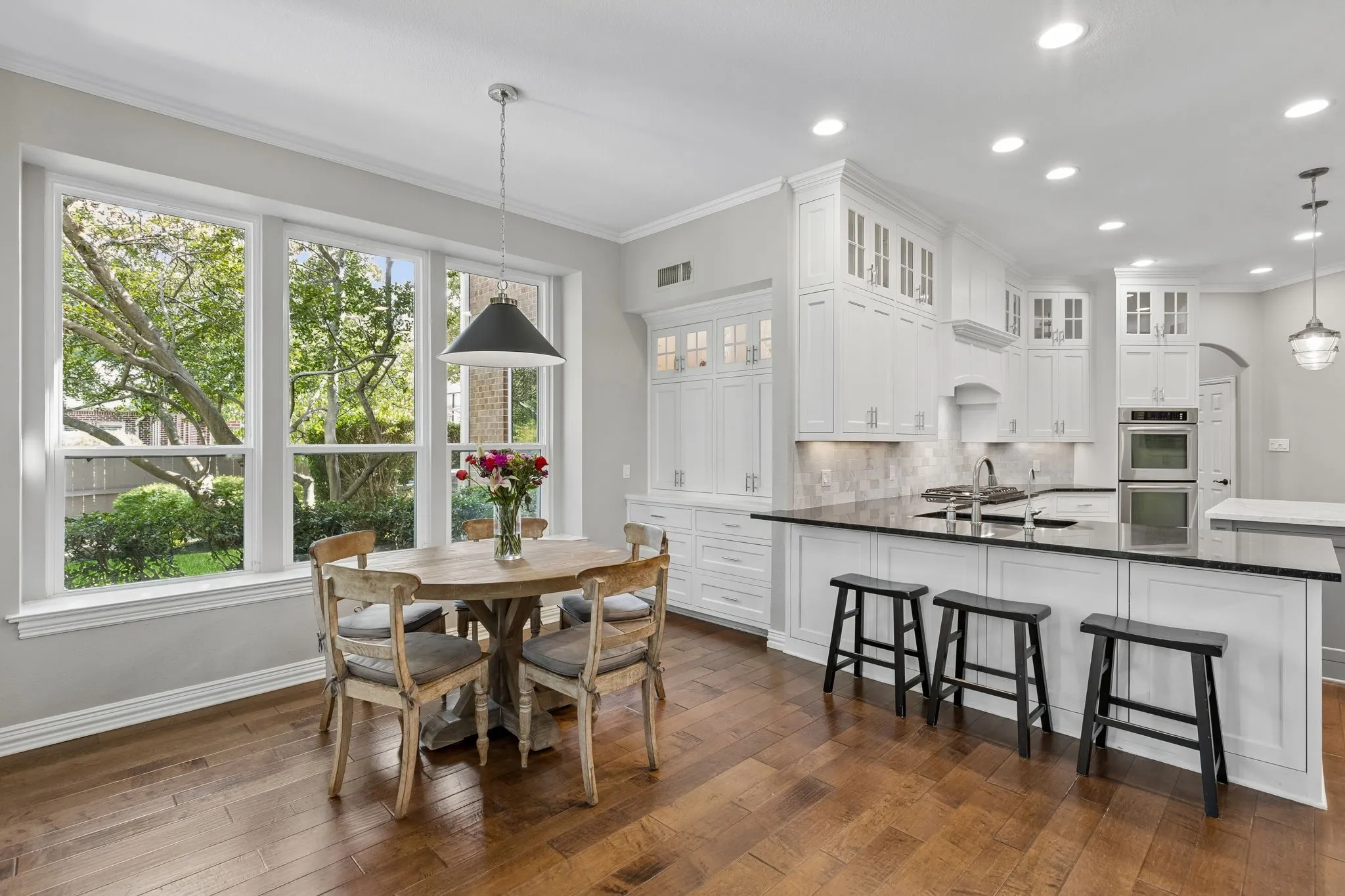 Single Family Residence For Sale in Tarrant County , 1415 Bent Creek Drive, Southlake, Texas 76092, 5 Bedroom, 5 Bathroom, 3 Garage spaces, 4,835 Sqft, built in 1994, mls#21368939, Real Estate Agent in Southlake, Homes For Sale in Tarrant county, Homes For Sale in Southlake, Realtor in Southlake Texas, Real Estate Brokerage Independent Realty Texas, Luminita Cordes Realtor