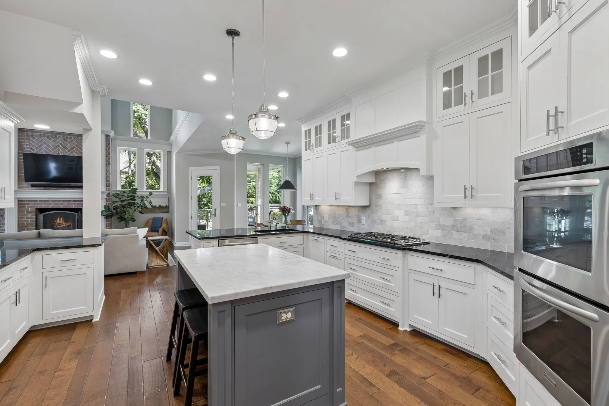 Single Family Residence For Sale in Tarrant County , 1415 Bent Creek Drive, Southlake, Texas 76092, 5 Bedroom, 5 Bathroom, 3 Garage spaces, 4,835 Sqft, built in 1994, mls#21368939, Real Estate Agent in Southlake, Homes For Sale in Tarrant county, Homes For Sale in Southlake, Realtor in Southlake Texas, Real Estate Brokerage Independent Realty Texas, Luminita Cordes Realtor