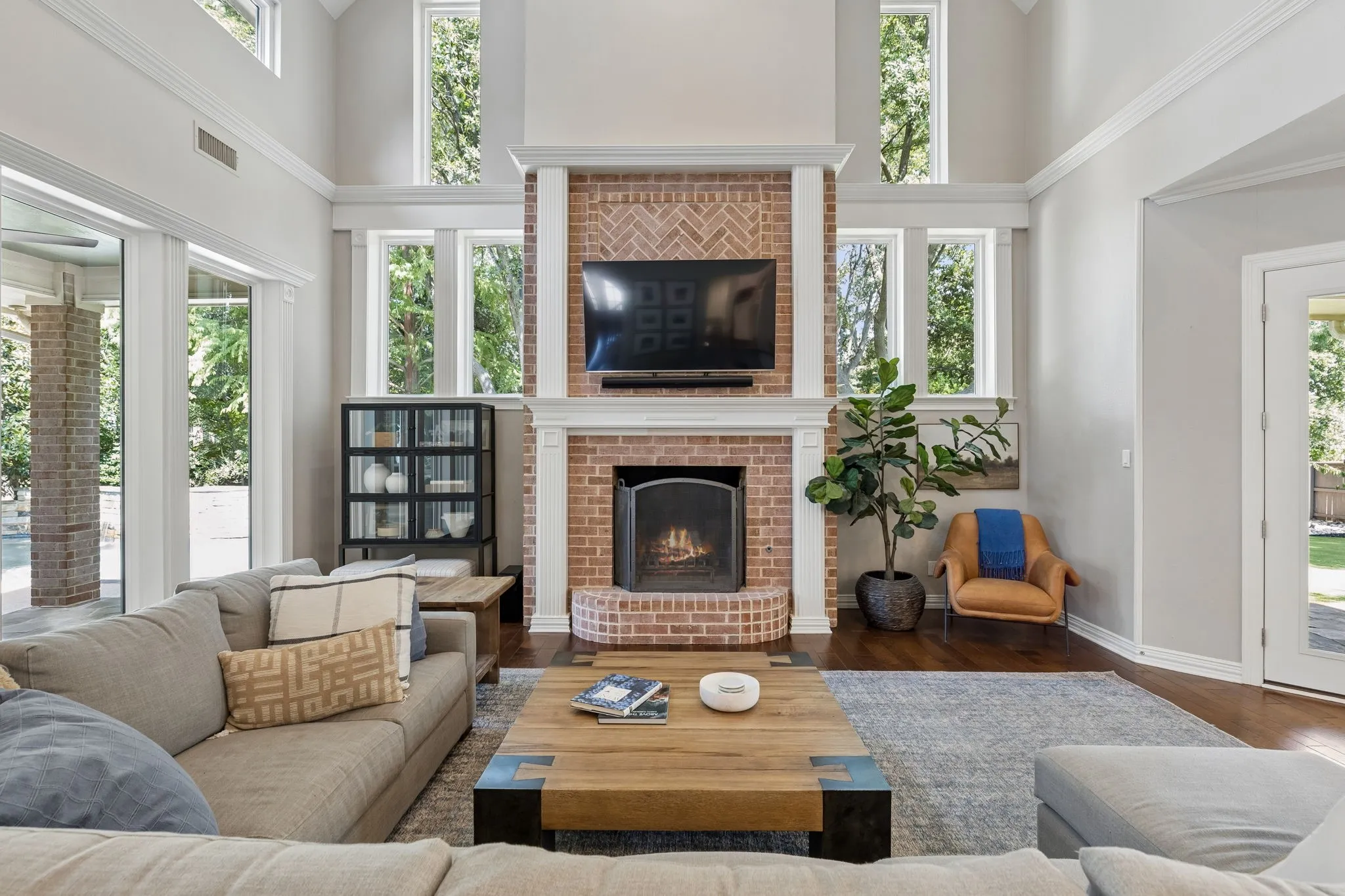 Single Family Residence For Sale in Tarrant County , 1415 Bent Creek Drive, Southlake, Texas 76092, 5 Bedroom, 5 Bathroom, 3 Garage spaces, 4,835 Sqft, built in 1994, mls#21368939, Real Estate Agent in Southlake, Homes For Sale in Tarrant county, Homes For Sale in Southlake, Realtor in Southlake Texas, Real Estate Brokerage Independent Realty Texas, Luminita Cordes Realtor