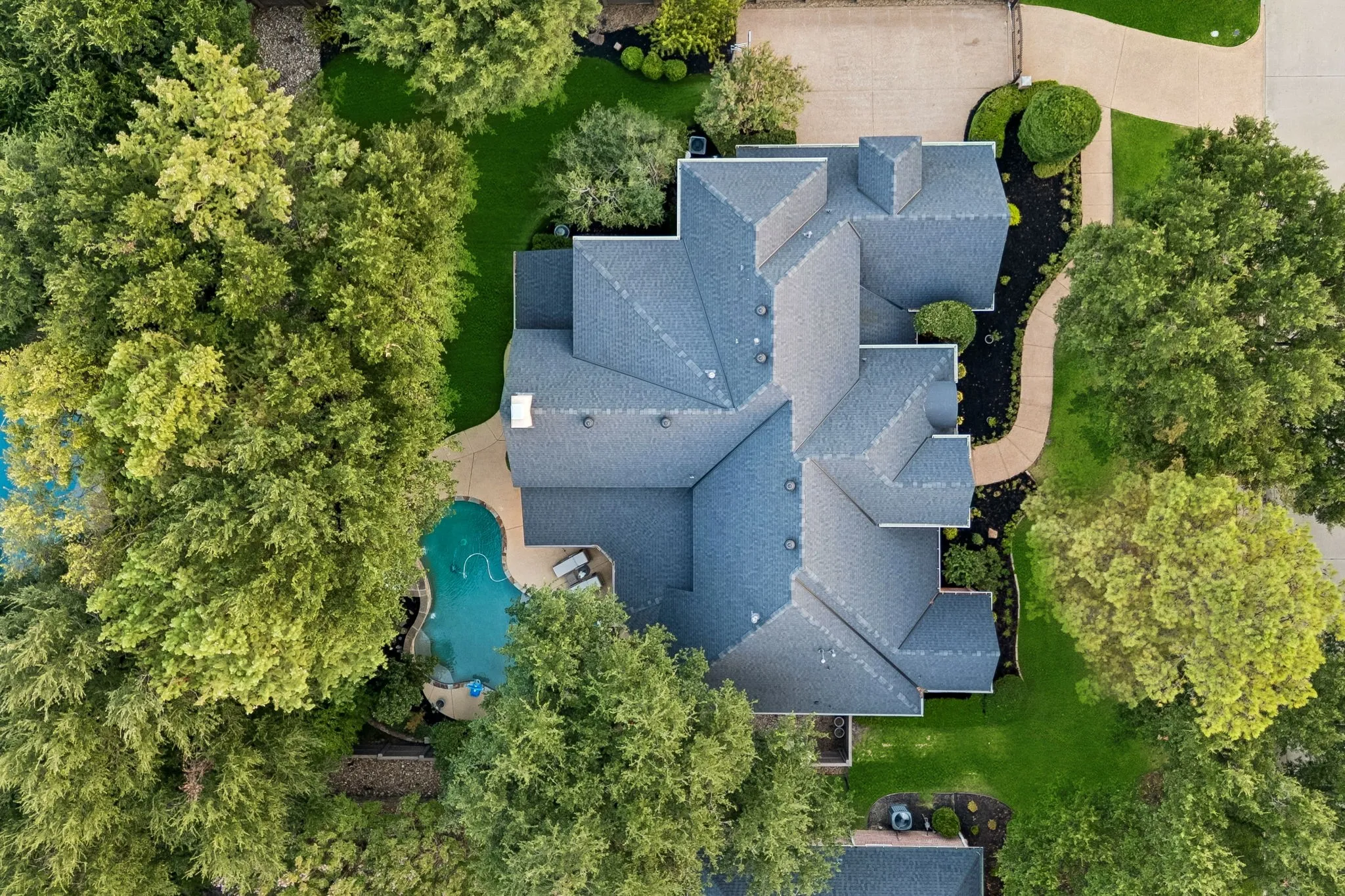Single Family Residence For Sale in Tarrant County , 1415 Bent Creek Drive, Southlake, Texas 76092, 5 Bedroom, 5 Bathroom, 3 Garage spaces, 4,835 Sqft, built in 1994, mls#21368939, Real Estate Agent in Southlake, Homes For Sale in Tarrant county, Homes For Sale in Southlake, Realtor in Southlake Texas, Real Estate Brokerage Independent Realty Texas, Luminita Cordes Realtor