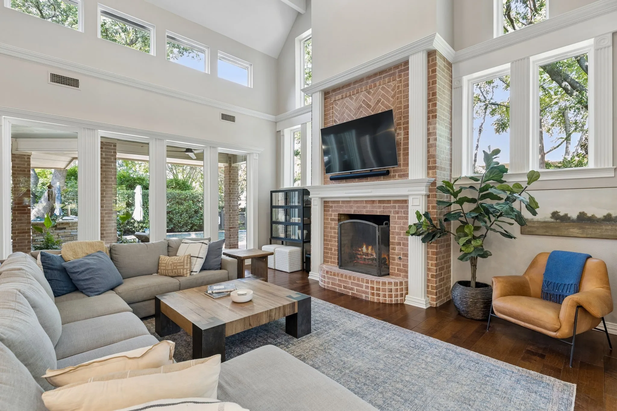 Single Family Residence For Sale in Tarrant County , 1415 Bent Creek Drive, Southlake, Texas 76092, 5 Bedroom, 5 Bathroom, 3 Garage spaces, 4,835 Sqft, built in 1994, mls#21368939, Real Estate Agent in Southlake, Homes For Sale in Tarrant county, Homes For Sale in Southlake, Realtor in Southlake Texas, Real Estate Brokerage Independent Realty Texas, Luminita Cordes Realtor
