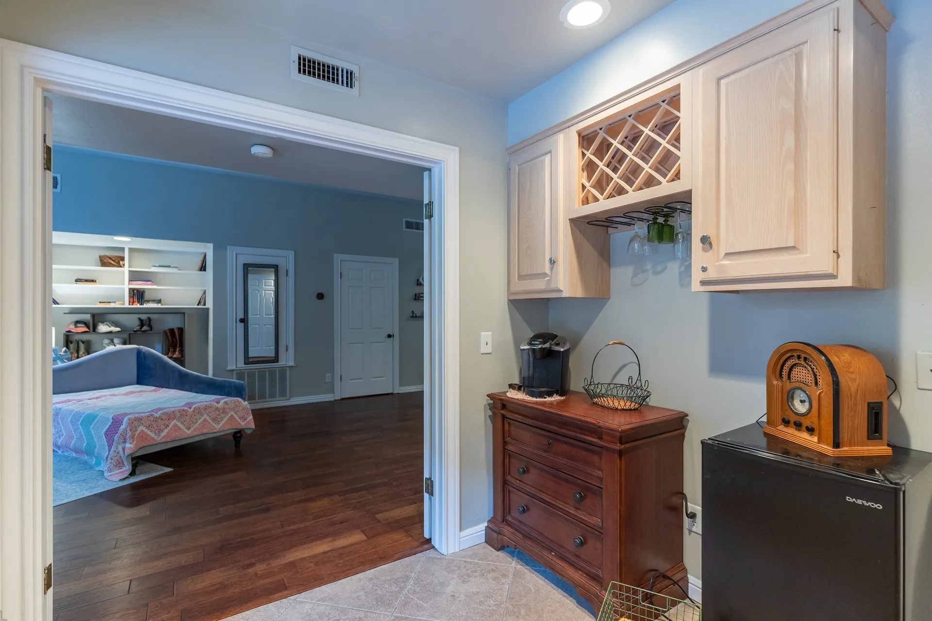 Single Family Residence For Sale in Taylor County , 1102 Oldham Lane, Abilene, Texas 79602, 5 Bedroom, 4 Bathroom, 4 Garage spaces, 4,742 Sqft, built in 1941, mls#21368999, Real Estate Agent in Abilene, Homes For Sale in Taylor county, Homes For Sale in Abilene, Realtor in Abilene Texas, Real Estate Brokerage Independent Realty Texas, Luminita Cordes Realtor