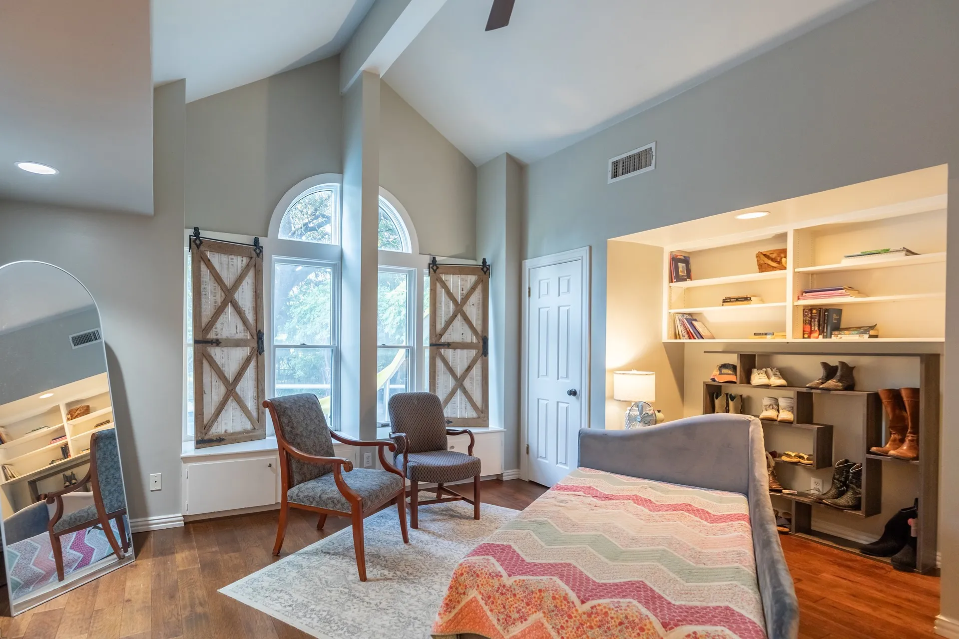 Single Family Residence For Sale in Taylor County , 1102 Oldham Lane, Abilene, Texas 79602, 5 Bedroom, 4 Bathroom, 4 Garage spaces, 4,742 Sqft, built in 1941, mls#21368999, Real Estate Agent in Abilene, Homes For Sale in Taylor county, Homes For Sale in Abilene, Realtor in Abilene Texas, Real Estate Brokerage Independent Realty Texas, Luminita Cordes Realtor