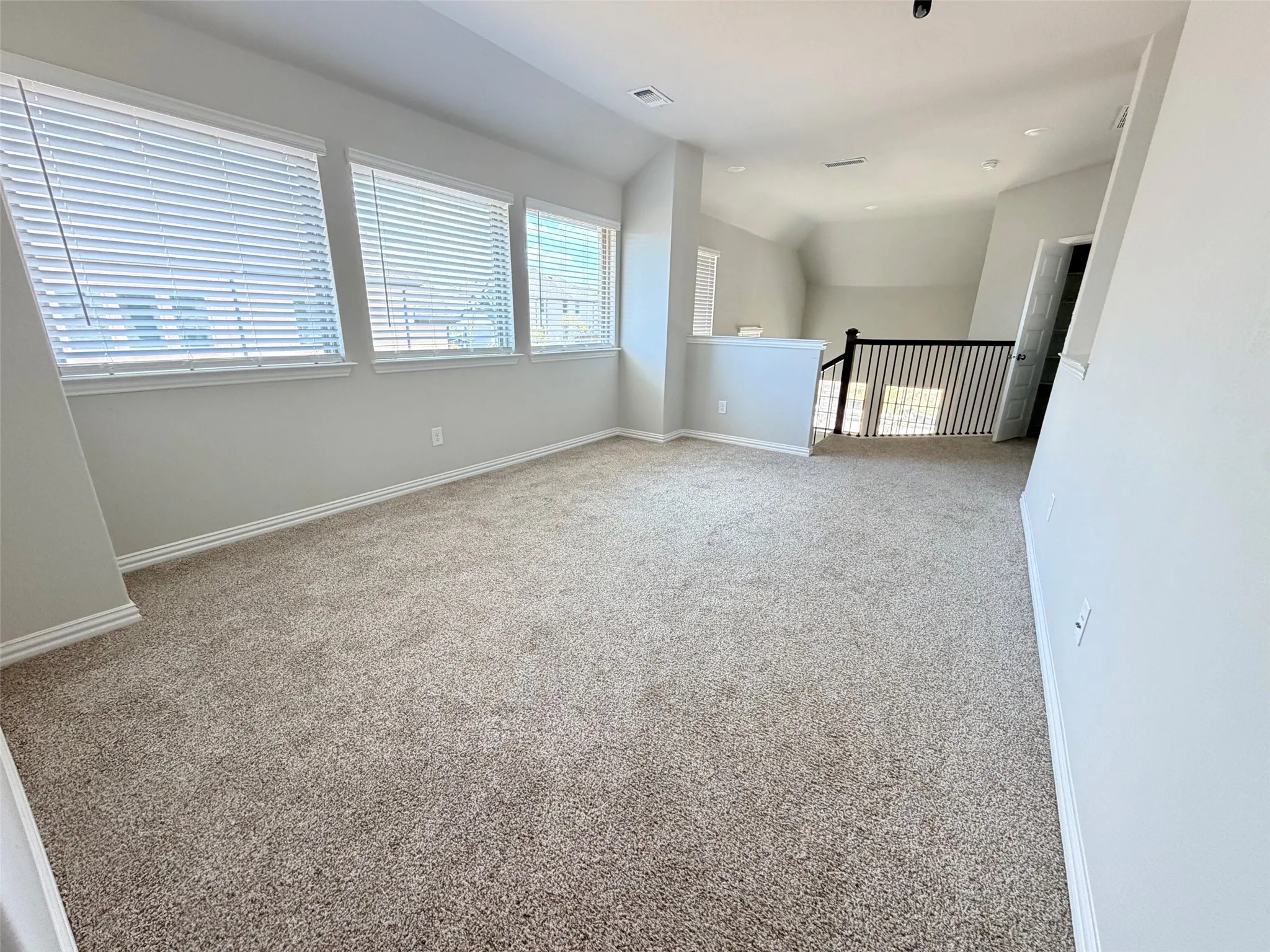 Single Family Residence For Sale in Grayson County , 3709 Talisker Boulevard, Sherman, Texas 75090, 4 Bedroom, 3 Bathroom, 2 Garage spaces, 2,646 Sqft, built in 2023, mls#21370680, Real Estate Agent in Sherman, Homes For Sale in Grayson county, Homes For Sale in Sherman, Realtor in Sherman Texas, Real Estate Brokerage Independent Realty Texas, Luminita Cordes Realtor