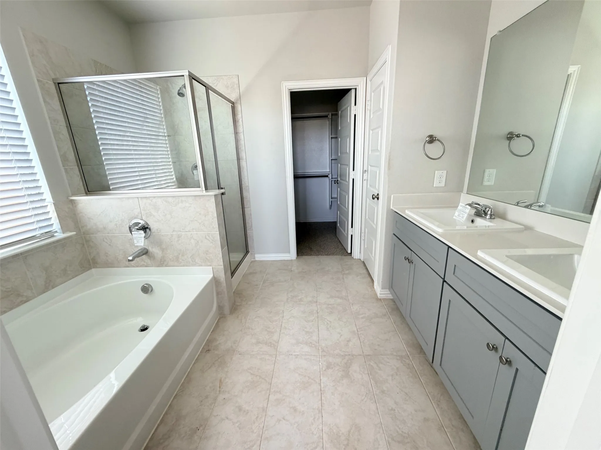 Single Family Residence For Sale in Grayson County , 3709 Talisker Boulevard, Sherman, Texas 75090, 4 Bedroom, 3 Bathroom, 2 Garage spaces, 2,646 Sqft, built in 2023, mls#21370680, Real Estate Agent in Sherman, Homes For Sale in Grayson county, Homes For Sale in Sherman, Realtor in Sherman Texas, Real Estate Brokerage Independent Realty Texas, Luminita Cordes Realtor