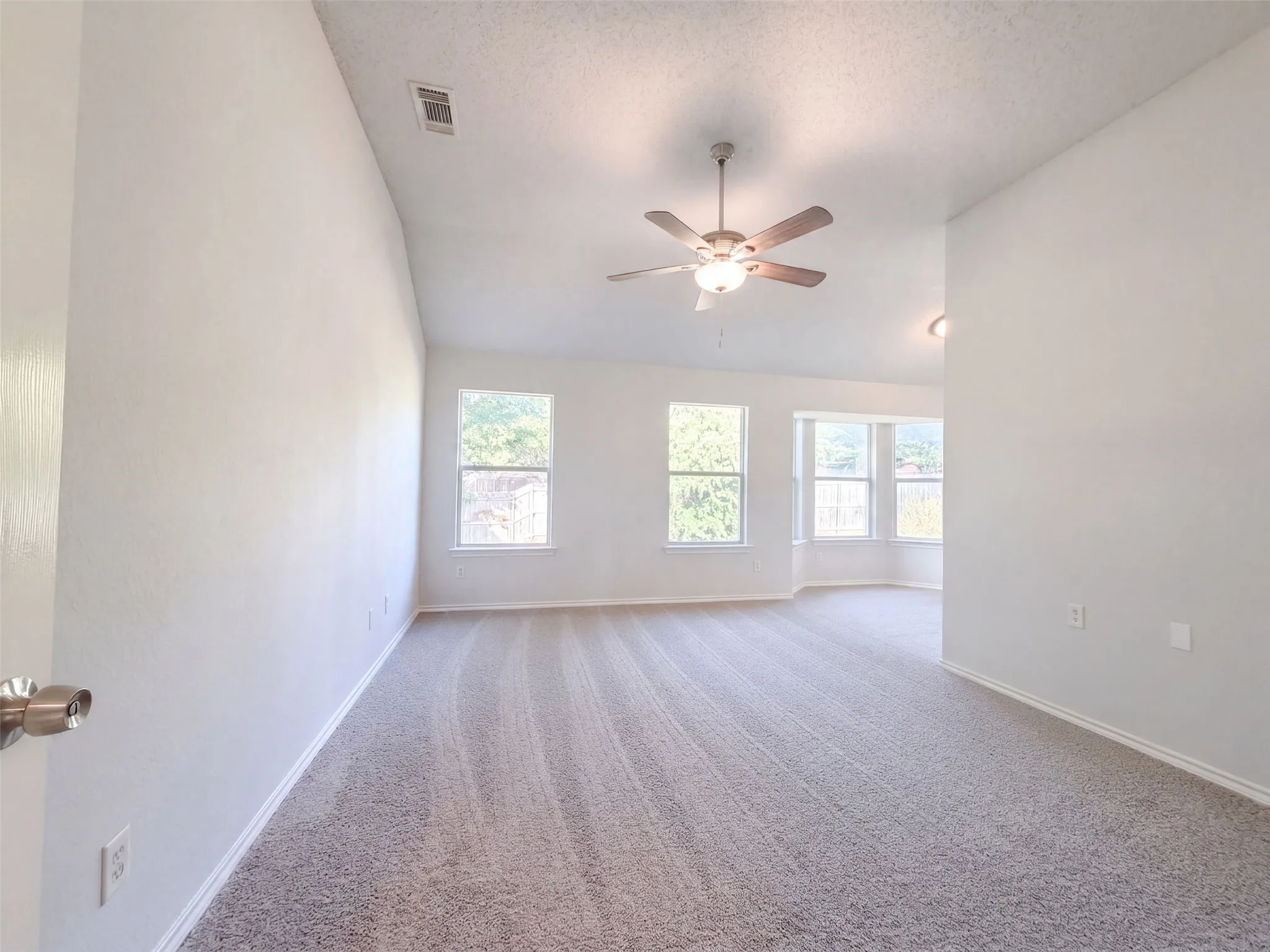 Single Family Residence For Sale in Tarrant County , 9 Fern Oak Court, Mansfield, Texas 76063, 3 Bedroom, 2 Bathroom, 2 Garage spaces, 1,694 Sqft, built in 2002, mls#21370691, Real Estate Agent in Mansfield, Homes For Sale in Tarrant county, Homes For Sale in Mansfield, Realtor in Mansfield Texas, Real Estate Brokerage Independent Realty Texas, Luminita Cordes Realtor