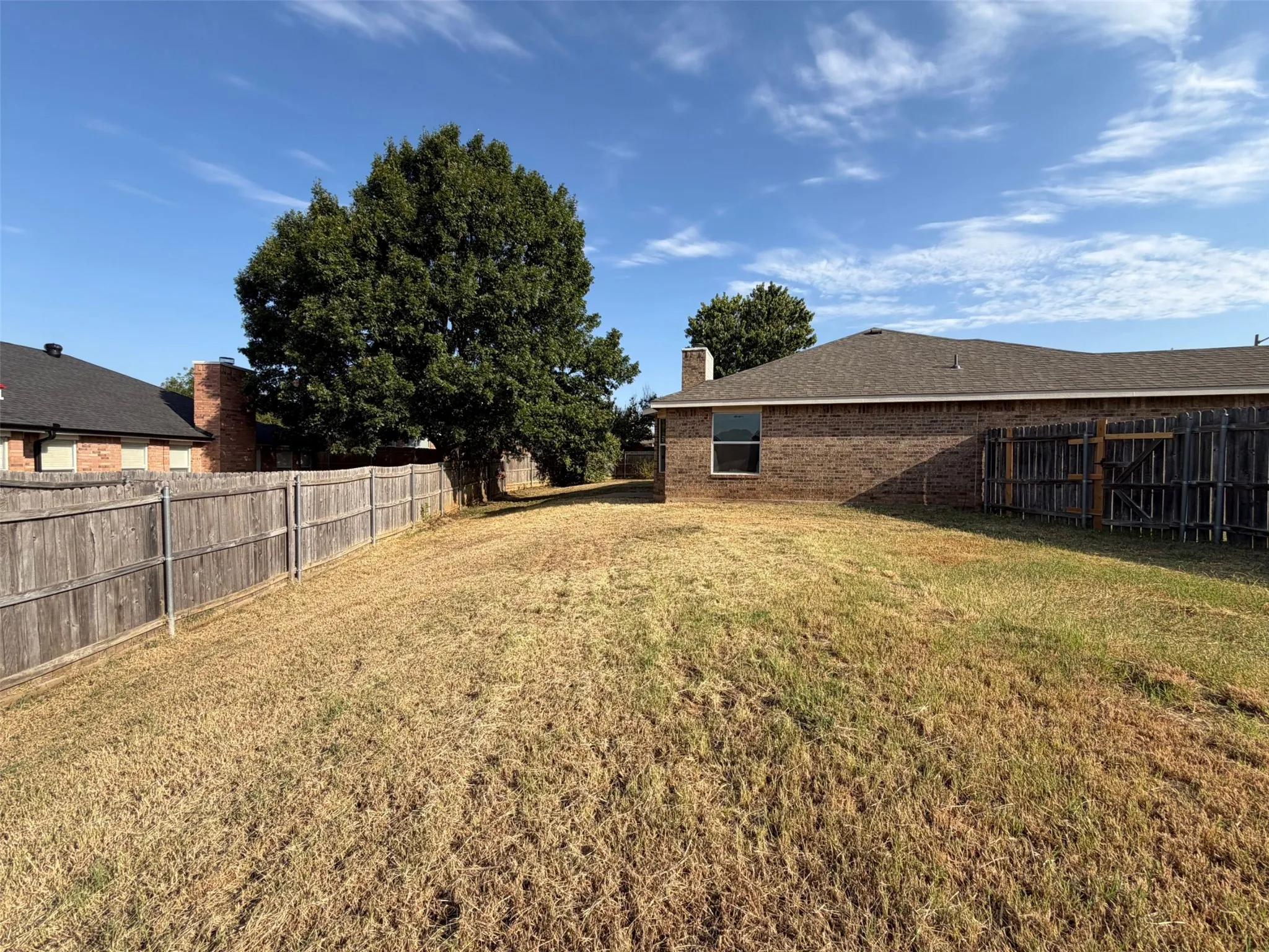 Single Family Residence For Sale in Tarrant County , 9 Fern Oak Court, Mansfield, Texas 76063, 3 Bedroom, 2 Bathroom, 2 Garage spaces, 1,694 Sqft, built in 2002, mls#21370691, Real Estate Agent in Mansfield, Homes For Sale in Tarrant county, Homes For Sale in Mansfield, Realtor in Mansfield Texas, Real Estate Brokerage Independent Realty Texas, Luminita Cordes Realtor