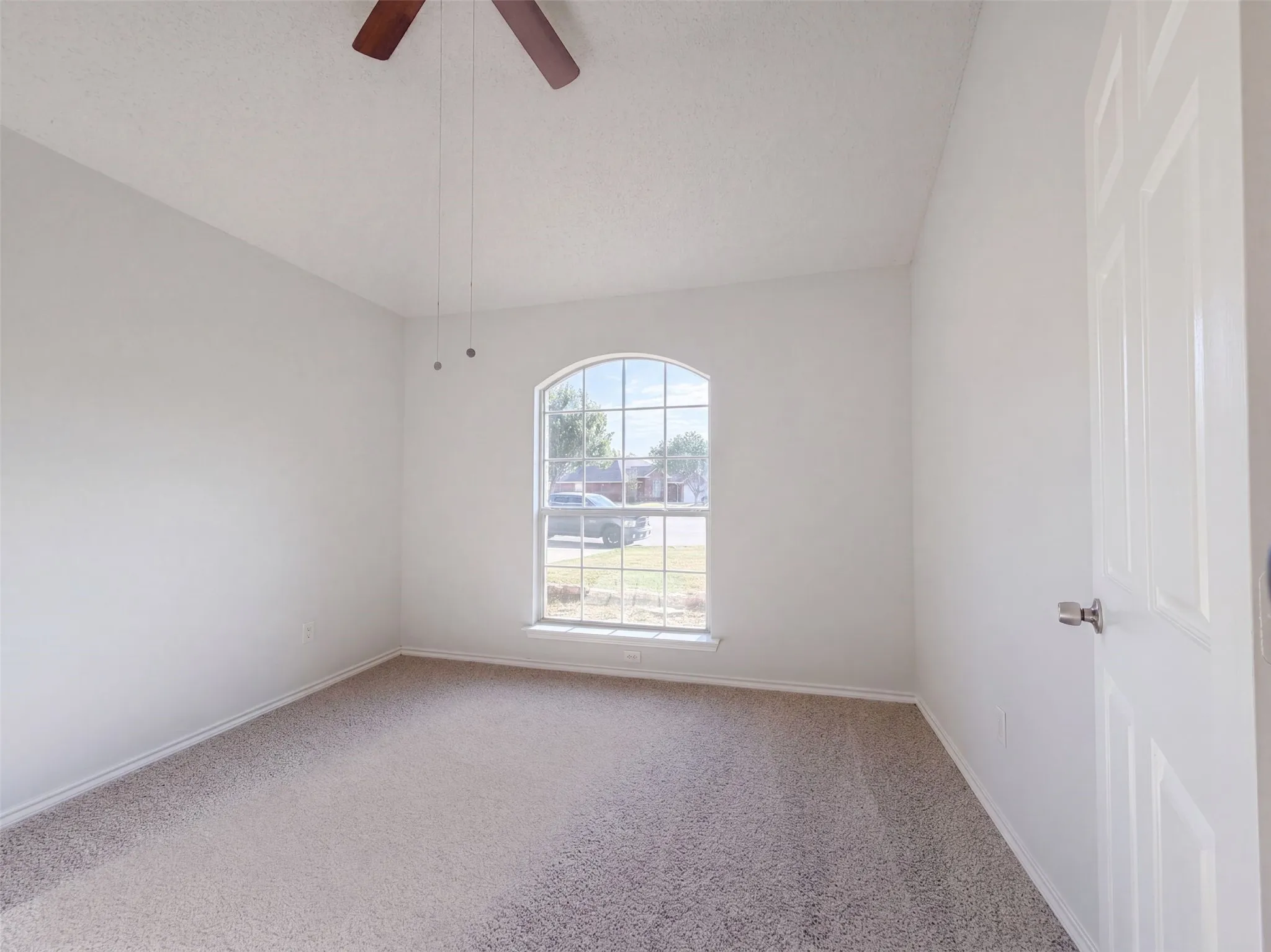 Single Family Residence For Sale in Tarrant County , 9 Fern Oak Court, Mansfield, Texas 76063, 3 Bedroom, 2 Bathroom, 2 Garage spaces, 1,694 Sqft, built in 2002, mls#21370691, Real Estate Agent in Mansfield, Homes For Sale in Tarrant county, Homes For Sale in Mansfield, Realtor in Mansfield Texas, Real Estate Brokerage Independent Realty Texas, Luminita Cordes Realtor