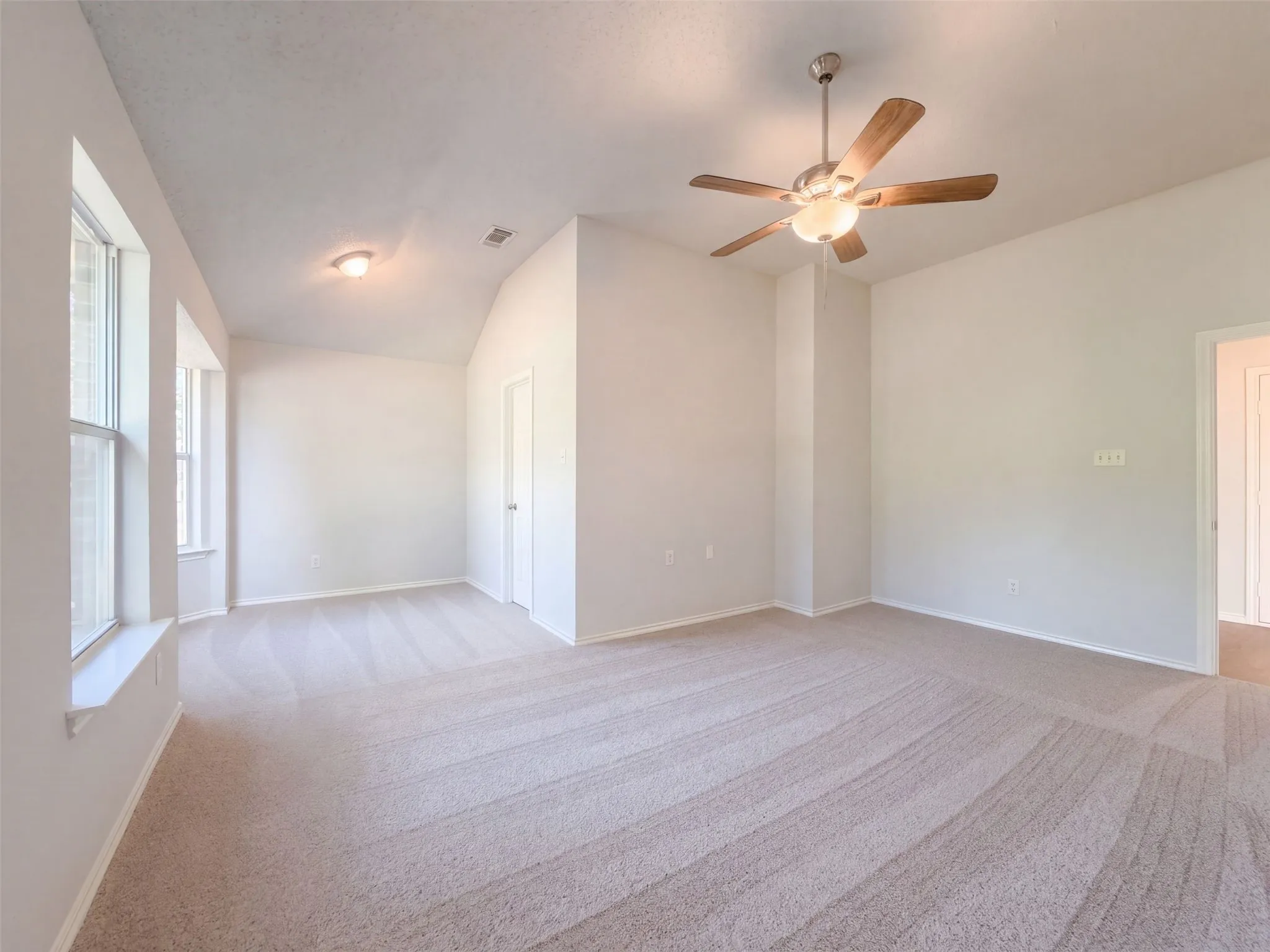 Single Family Residence For Sale in Tarrant County , 9 Fern Oak Court, Mansfield, Texas 76063, 3 Bedroom, 2 Bathroom, 2 Garage spaces, 1,694 Sqft, built in 2002, mls#21370691, Real Estate Agent in Mansfield, Homes For Sale in Tarrant county, Homes For Sale in Mansfield, Realtor in Mansfield Texas, Real Estate Brokerage Independent Realty Texas, Luminita Cordes Realtor