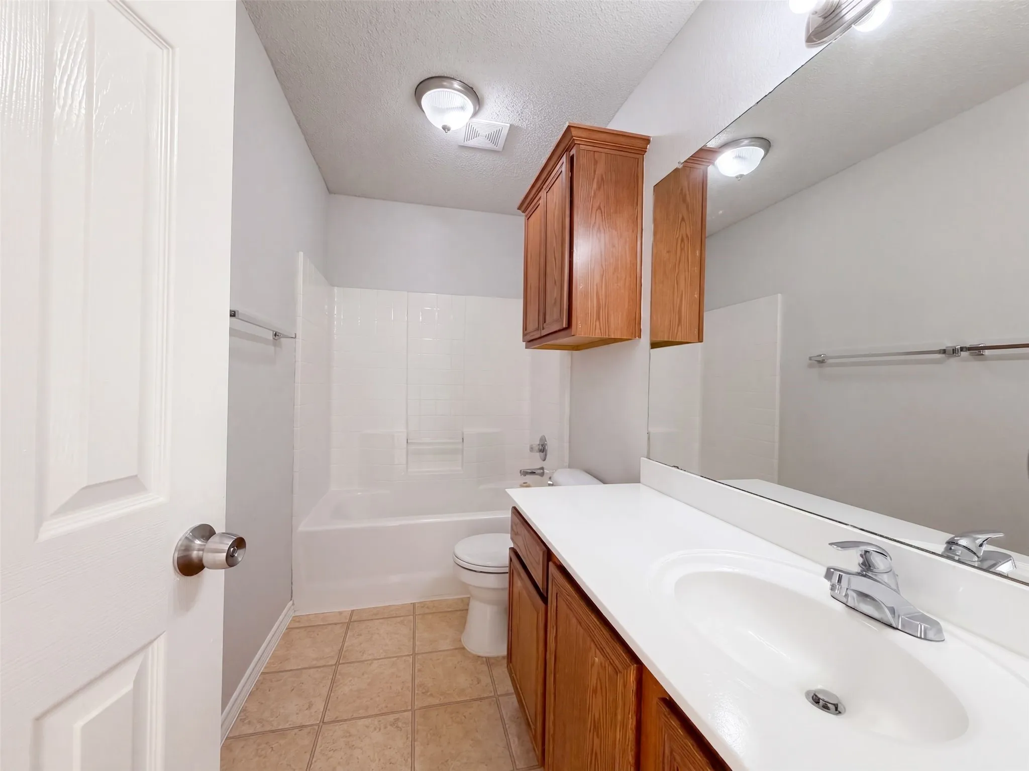Single Family Residence For Sale in Tarrant County , 9 Fern Oak Court, Mansfield, Texas 76063, 3 Bedroom, 2 Bathroom, 2 Garage spaces, 1,694 Sqft, built in 2002, mls#21370691, Real Estate Agent in Mansfield, Homes For Sale in Tarrant county, Homes For Sale in Mansfield, Realtor in Mansfield Texas, Real Estate Brokerage Independent Realty Texas, Luminita Cordes Realtor