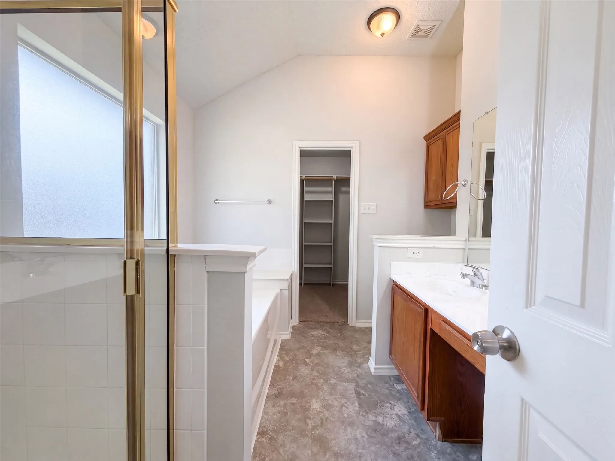 Single Family Residence For Sale in Tarrant County , 9 Fern Oak Court, Mansfield, Texas 76063, 3 Bedroom, 2 Bathroom, 2 Garage spaces, 1,694 Sqft, built in 2002, mls#21370691, Real Estate Agent in Mansfield, Homes For Sale in Tarrant county, Homes For Sale in Mansfield, Realtor in Mansfield Texas, Real Estate Brokerage Independent Realty Texas, Luminita Cordes Realtor