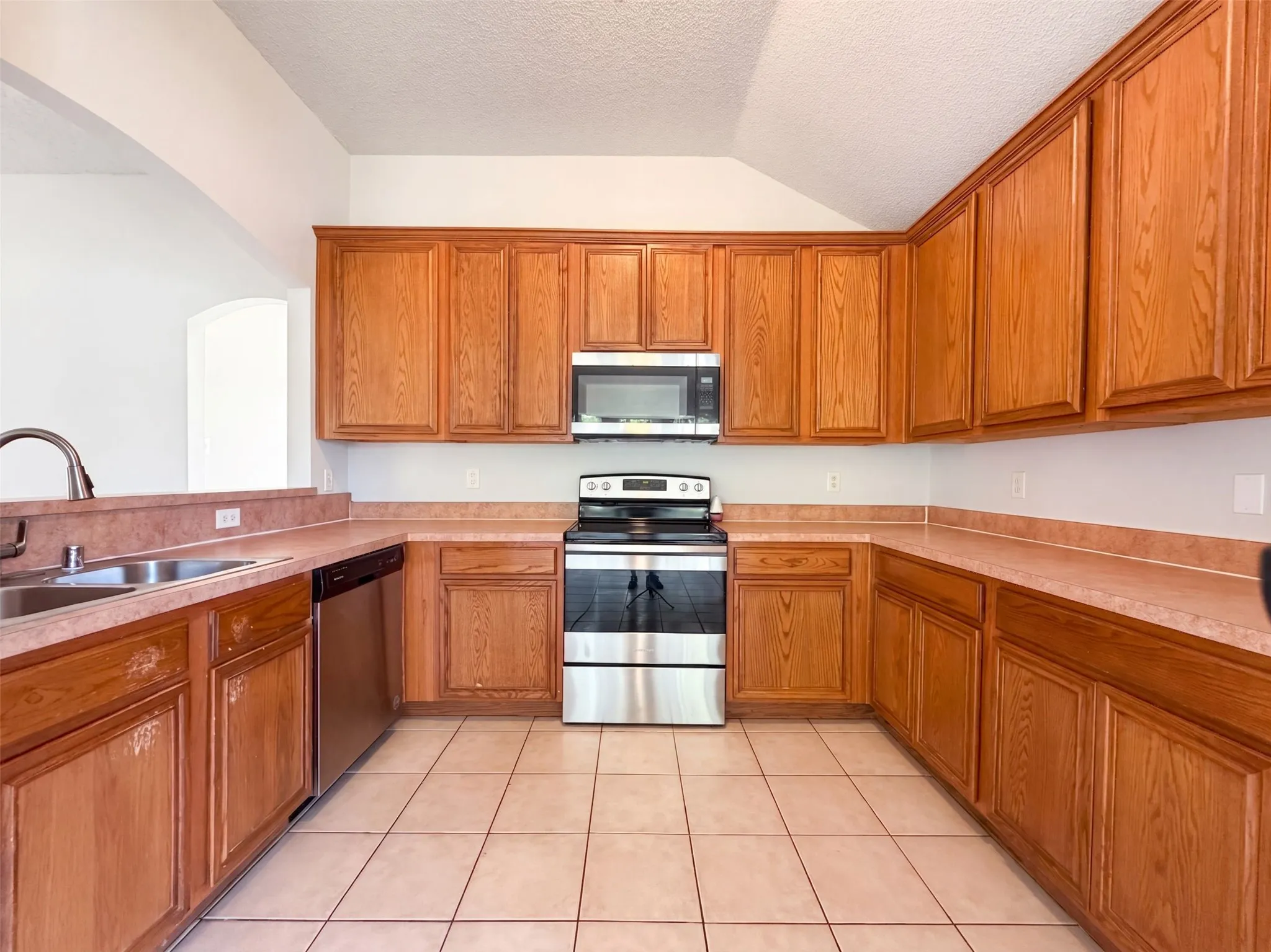 Single Family Residence For Sale in Tarrant County , 9 Fern Oak Court, Mansfield, Texas 76063, 3 Bedroom, 2 Bathroom, 2 Garage spaces, 1,694 Sqft, built in 2002, mls#21370691, Real Estate Agent in Mansfield, Homes For Sale in Tarrant county, Homes For Sale in Mansfield, Realtor in Mansfield Texas, Real Estate Brokerage Independent Realty Texas, Luminita Cordes Realtor