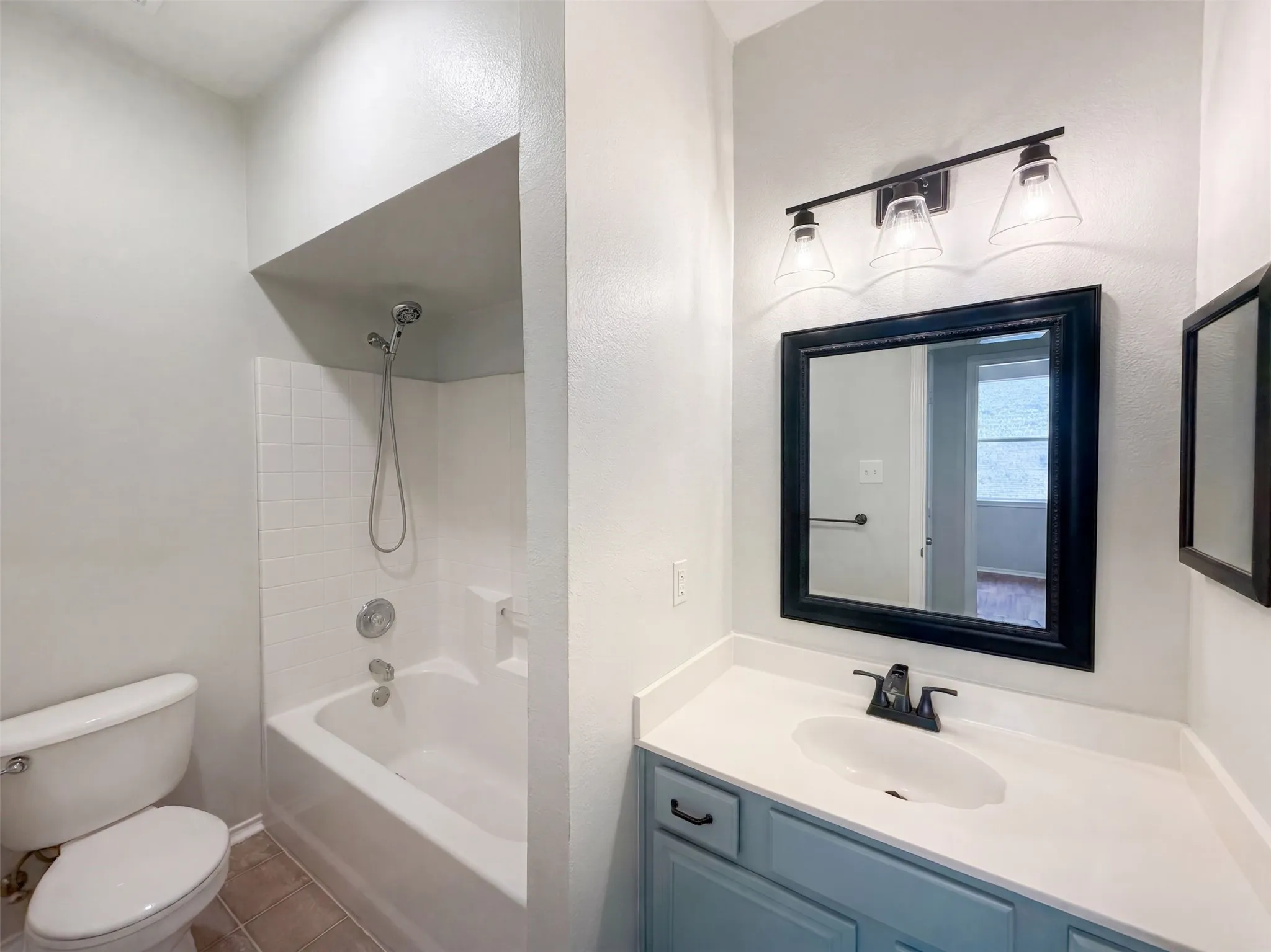 Single Family Residence For Sale in Tarrant County , 12609 Black Cherry Lane, Fort Worth, Texas 76040, 3 Bedroom, 2 Bathroom, 2 Garage spaces, 1,711 Sqft, built in 1999, mls#21370693, Real Estate Agent in Fort Worth, Homes For Sale in Tarrant county, Homes For Sale in Fort Worth, Realtor in Fort Worth Texas, Real Estate Brokerage Independent Realty Texas, Luminita Cordes Realtor
