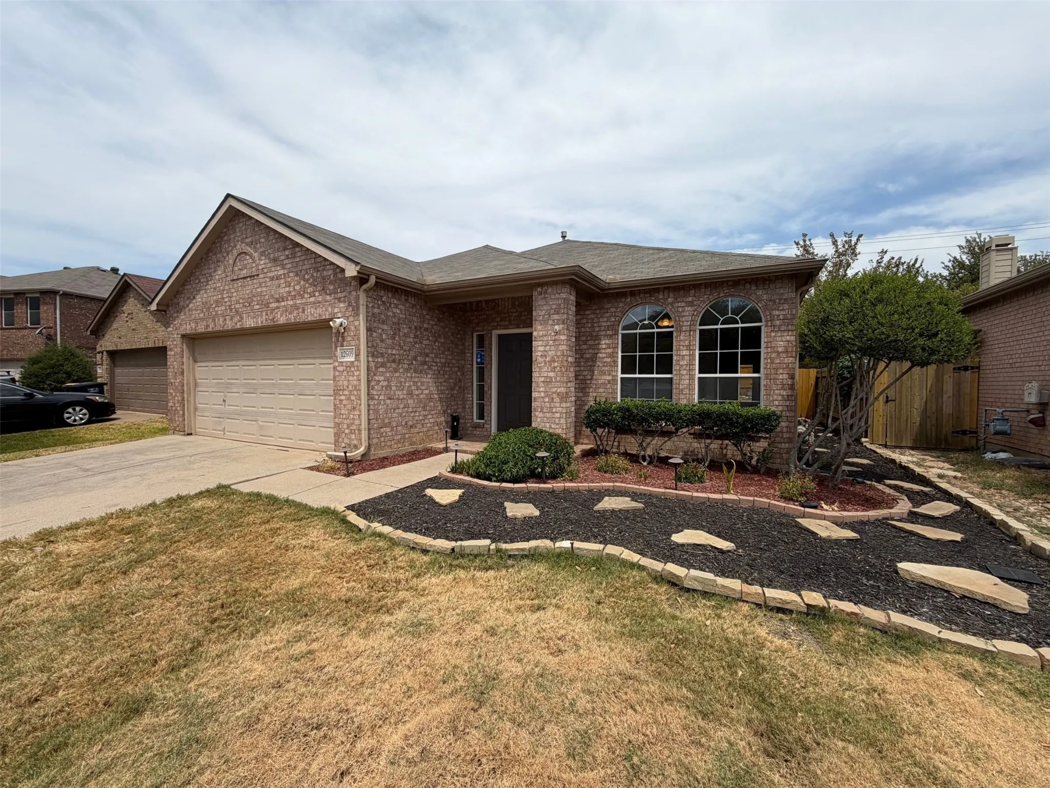 Single Family Residence For Sale in Tarrant County , 12609 Black Cherry Lane, Fort Worth, Texas 76040, 3 Bedroom, 2 Bathroom, 2 Garage spaces, 1,711 Sqft, built in 1999, mls#21370693, Real Estate Agent in Fort Worth, Homes For Sale in Tarrant county, Homes For Sale in Fort Worth, Realtor in Fort Worth Texas, Real Estate Brokerage Independent Realty Texas, Luminita Cordes Realtor