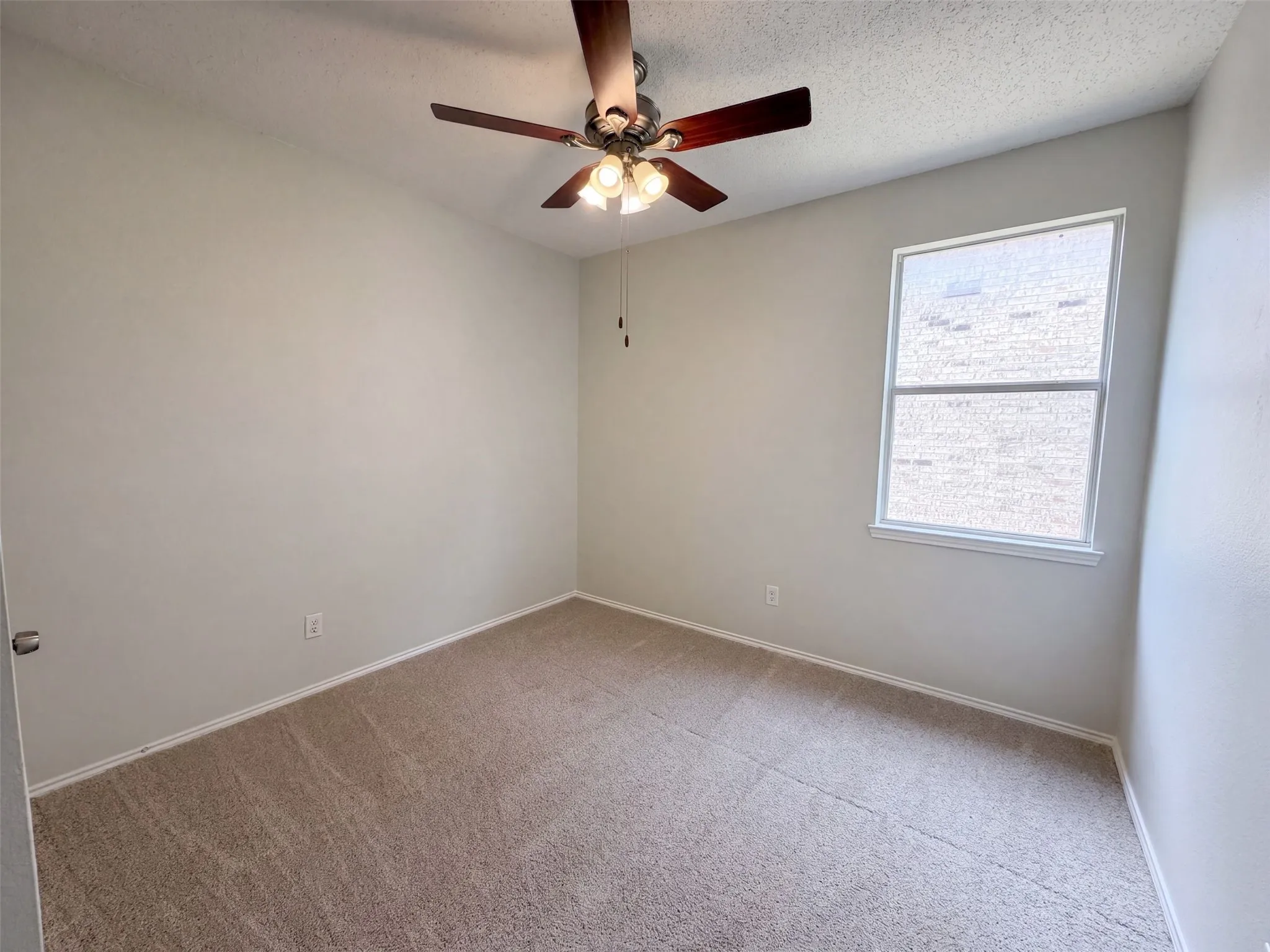 Single Family Residence For Sale in Tarrant County , 12609 Black Cherry Lane, Fort Worth, Texas 76040, 3 Bedroom, 2 Bathroom, 2 Garage spaces, 1,711 Sqft, built in 1999, mls#21370693, Real Estate Agent in Fort Worth, Homes For Sale in Tarrant county, Homes For Sale in Fort Worth, Realtor in Fort Worth Texas, Real Estate Brokerage Independent Realty Texas, Luminita Cordes Realtor