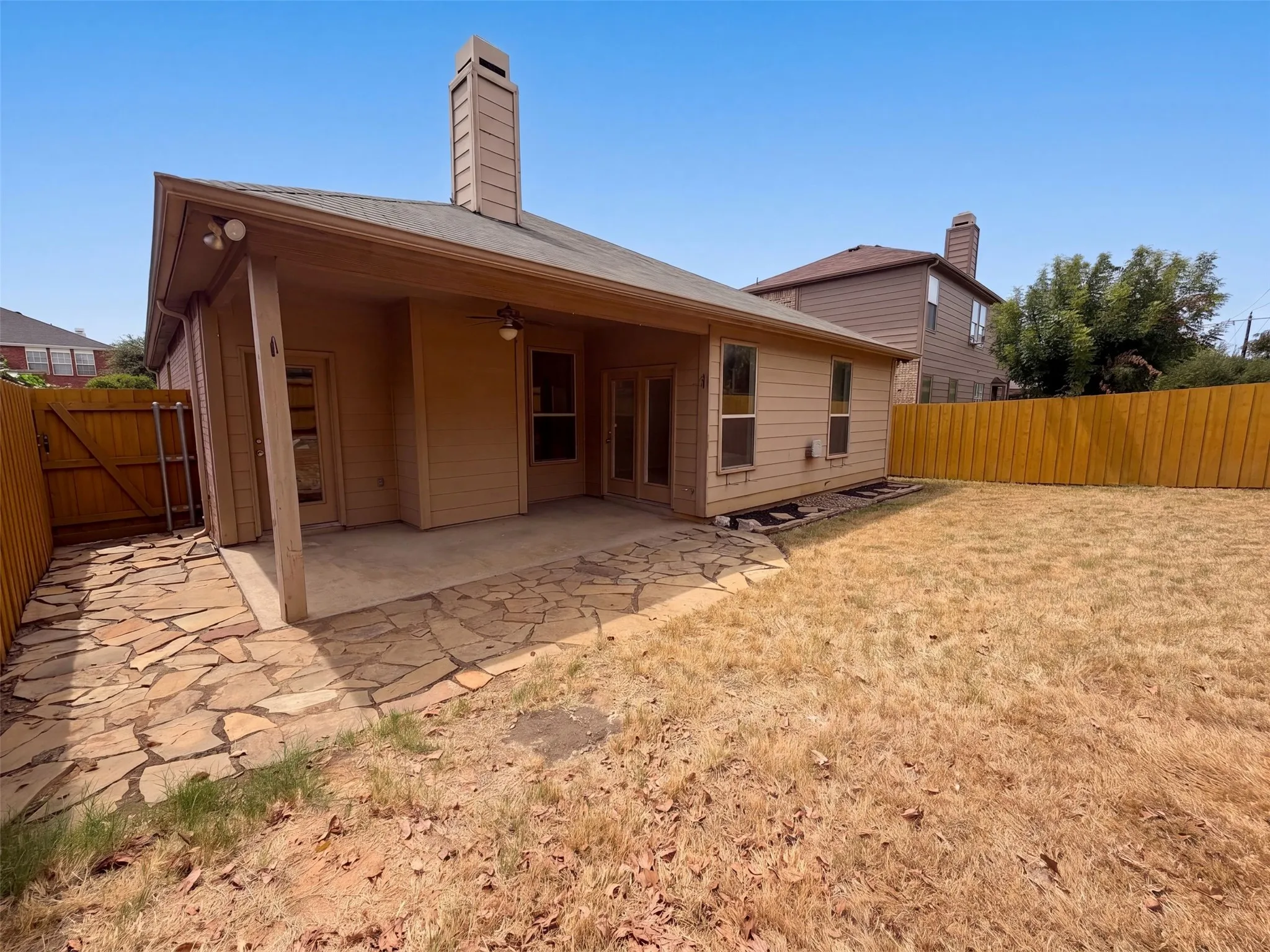 Single Family Residence For Sale in Tarrant County , 12609 Black Cherry Lane, Fort Worth, Texas 76040, 3 Bedroom, 2 Bathroom, 2 Garage spaces, 1,711 Sqft, built in 1999, mls#21370693, Real Estate Agent in Fort Worth, Homes For Sale in Tarrant county, Homes For Sale in Fort Worth, Realtor in Fort Worth Texas, Real Estate Brokerage Independent Realty Texas, Luminita Cordes Realtor