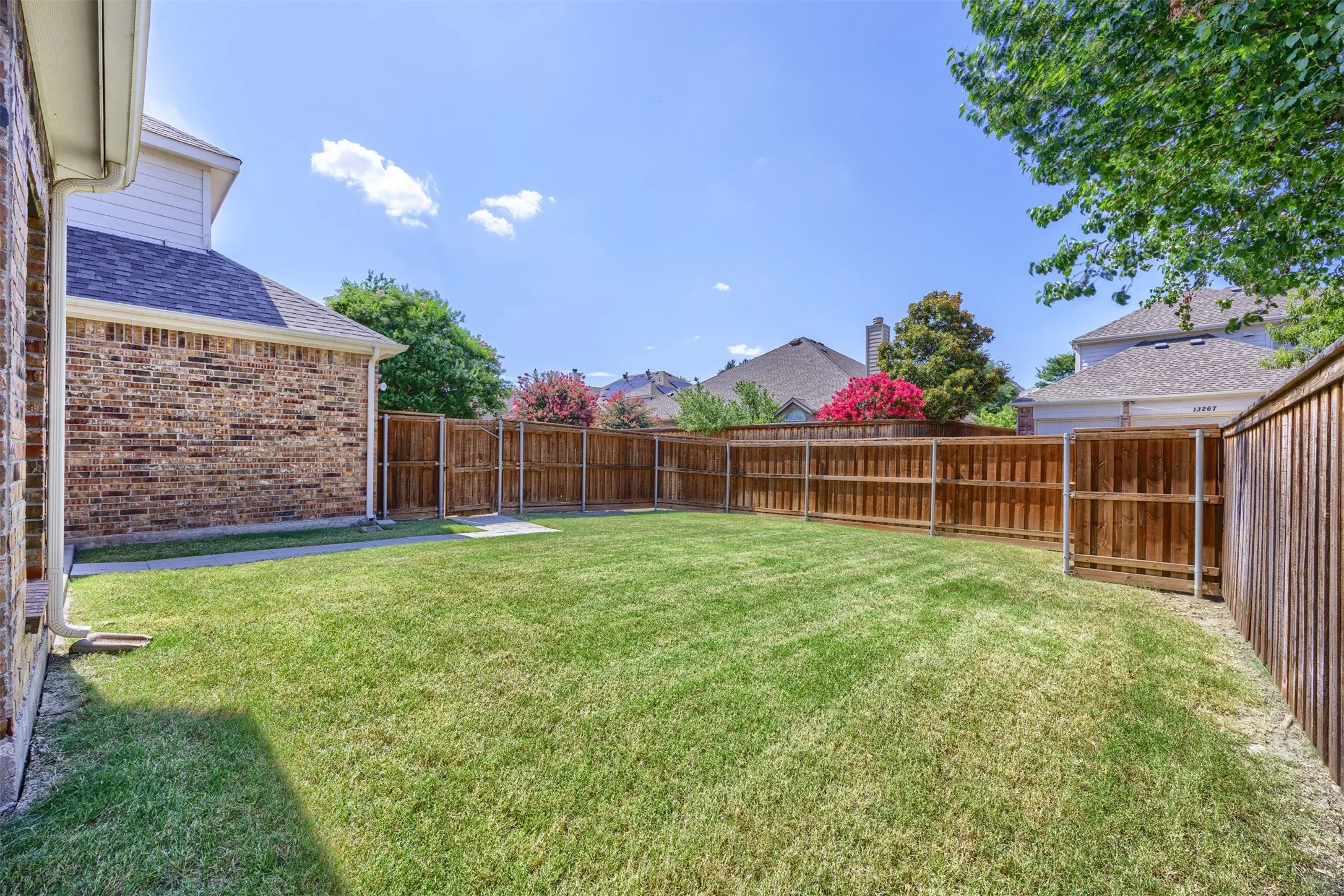 Single Family Residence For Rent in Collin County , 13260 Box Elder Lane, Frisco, Texas 75035, 5 Bedroom, 4 Bathroom, 2 Garage spaces, 3,831 Sqft, built in 2007, mls#21370688, Real Estate Agent in Frisco, Homes For Rent in Collin county, Homes For Rent in Frisco, Realtor in Frisco Texas, Real Estate Brokerage Independent Realty Texas, Luminita Cordes Realtor