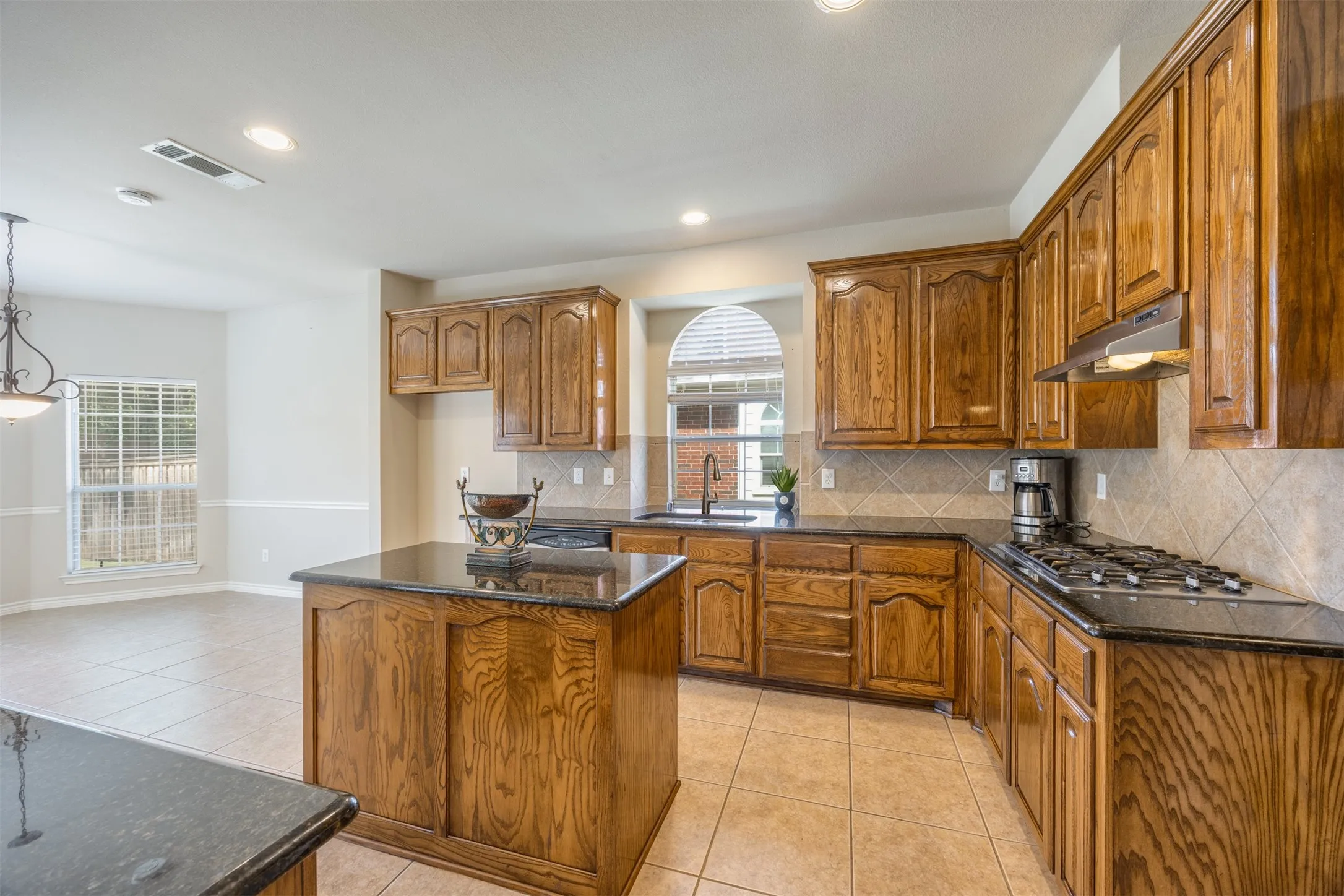 Single Family Residence For Rent in Collin County , 13260 Box Elder Lane, Frisco, Texas 75035, 5 Bedroom, 4 Bathroom, 2 Garage spaces, 3,831 Sqft, built in 2007, mls#21370688, Real Estate Agent in Frisco, Homes For Rent in Collin county, Homes For Rent in Frisco, Realtor in Frisco Texas, Real Estate Brokerage Independent Realty Texas, Luminita Cordes Realtor