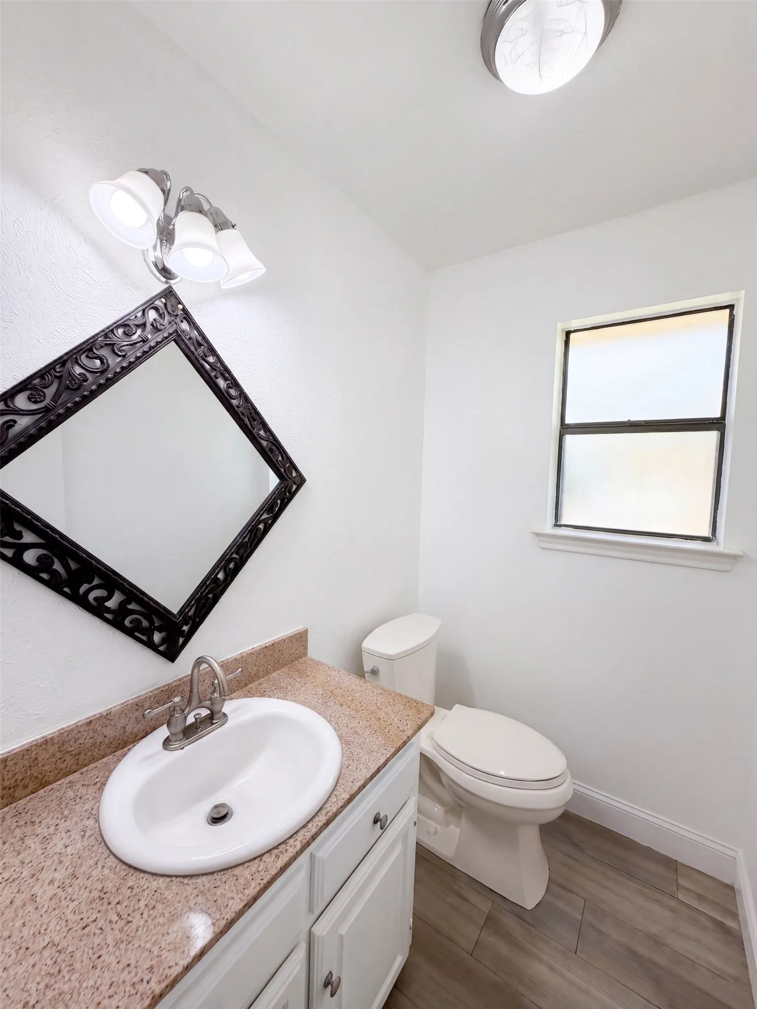 Single Family Residence For Sale in Collin County , 3924 Mesa Drive, Plano, Texas 75074, 3 Bedroom, 3 Bathroom, 2 Garage spaces, 2,449 Sqft, built in 1983, mls#21370694, Real Estate Agent in Plano, Homes For Sale in Collin county, Homes For Sale in Plano, Realtor in Plano Texas, Real Estate Brokerage Independent Realty Texas, Luminita Cordes Realtor