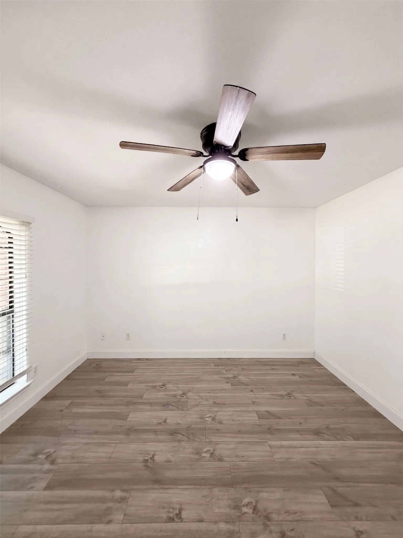 Single Family Residence For Sale in Collin County , 3924 Mesa Drive, Plano, Texas 75074, 3 Bedroom, 3 Bathroom, 2 Garage spaces, 2,449 Sqft, built in 1983, mls#21370694, Real Estate Agent in Plano, Homes For Sale in Collin county, Homes For Sale in Plano, Realtor in Plano Texas, Real Estate Brokerage Independent Realty Texas, Luminita Cordes Realtor