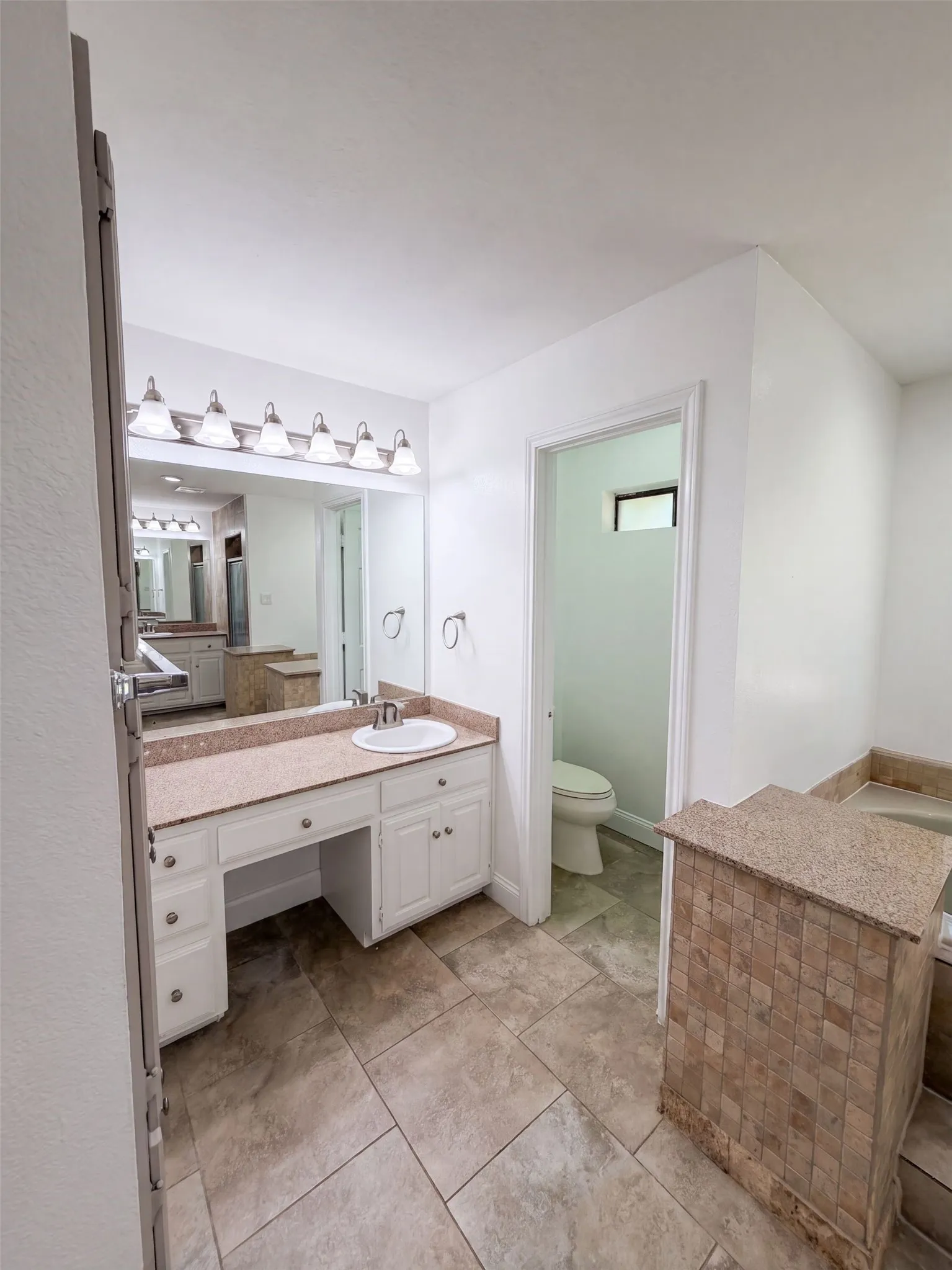 Single Family Residence For Sale in Collin County , 3924 Mesa Drive, Plano, Texas 75074, 3 Bedroom, 3 Bathroom, 2 Garage spaces, 2,449 Sqft, built in 1983, mls#21370694, Real Estate Agent in Plano, Homes For Sale in Collin county, Homes For Sale in Plano, Realtor in Plano Texas, Real Estate Brokerage Independent Realty Texas, Luminita Cordes Realtor