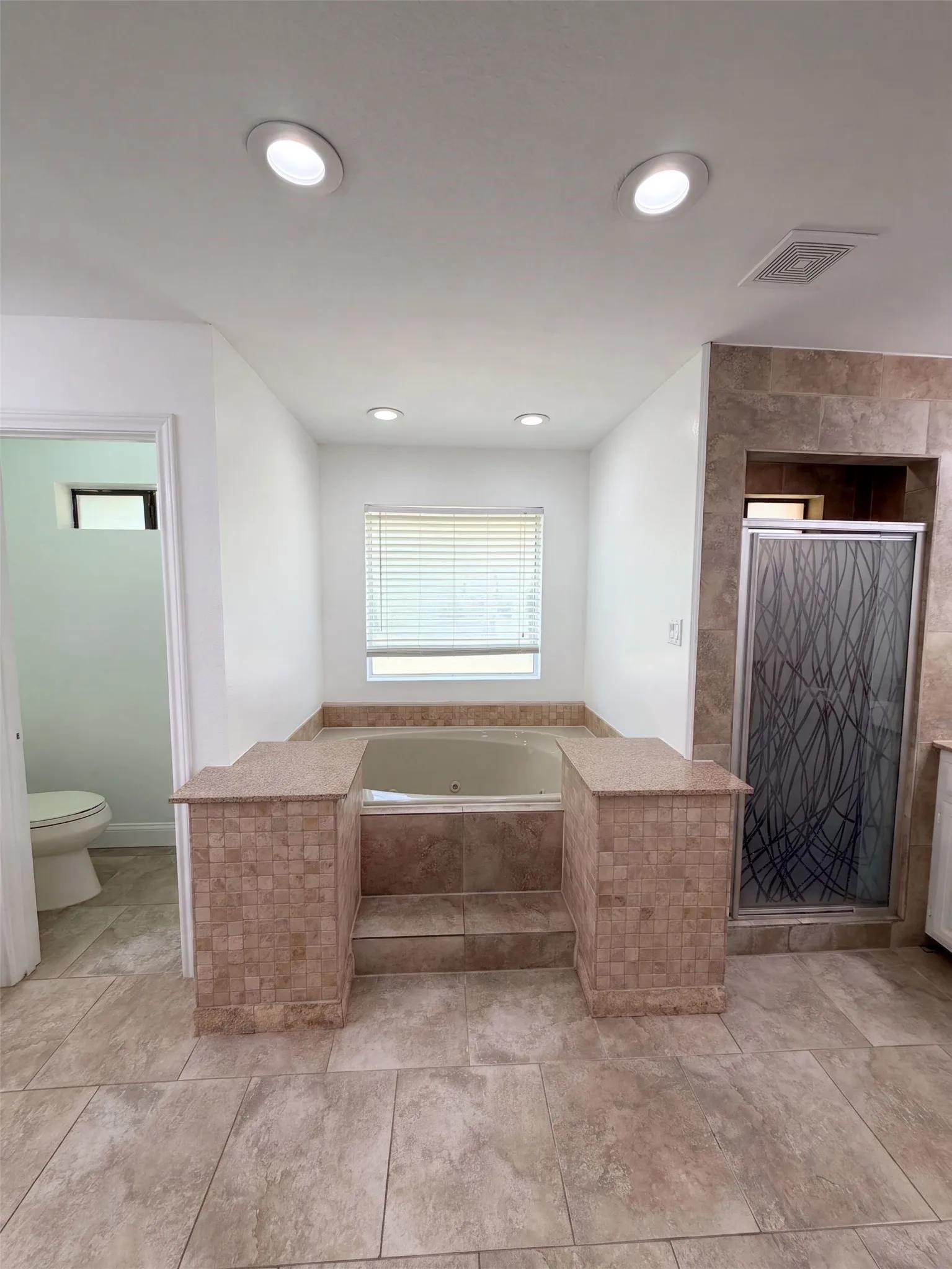 Single Family Residence For Sale in Collin County , 3924 Mesa Drive, Plano, Texas 75074, 3 Bedroom, 3 Bathroom, 2 Garage spaces, 2,449 Sqft, built in 1983, mls#21370694, Real Estate Agent in Plano, Homes For Sale in Collin county, Homes For Sale in Plano, Realtor in Plano Texas, Real Estate Brokerage Independent Realty Texas, Luminita Cordes Realtor