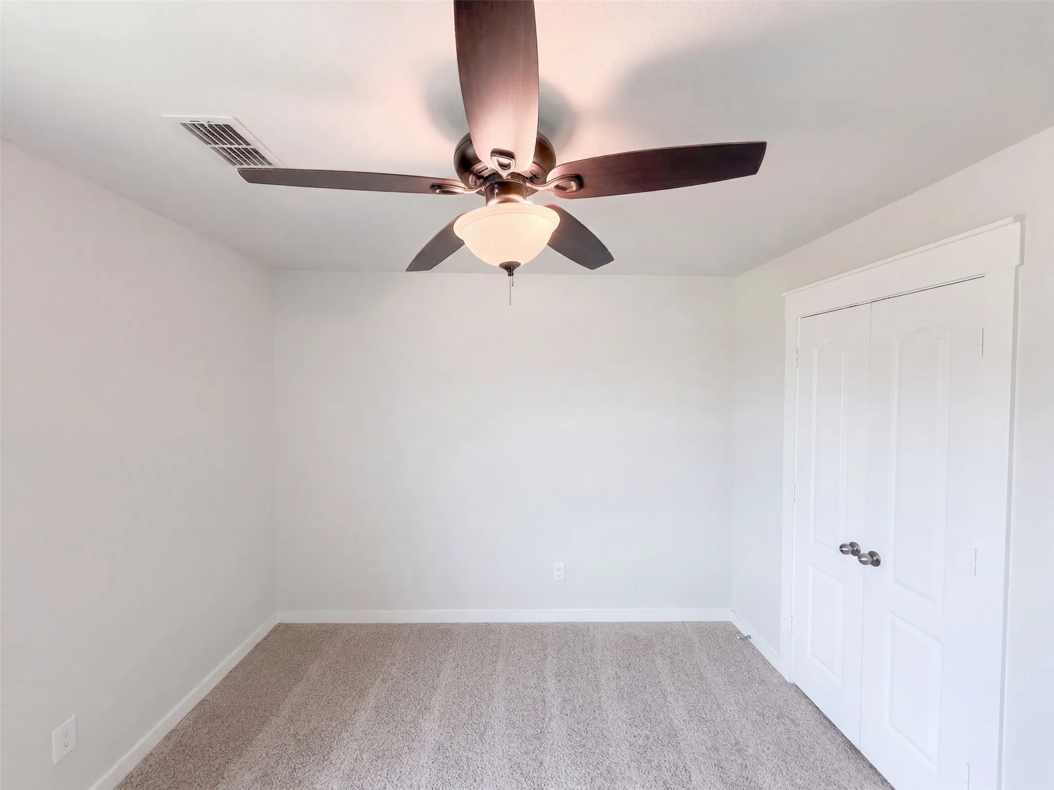 Single Family Residence For Sale in Tarrant County , 8956 Devonshire Drive, Fort Worth, Texas 76131, 5 Bedroom, 3 Bathroom, 2 Garage spaces, 2,111 Sqft, built in 2019, mls#21370695, Real Estate Agent in Fort Worth, Homes For Sale in Tarrant county, Homes For Sale in Fort Worth, Realtor in Fort Worth Texas, Real Estate Brokerage Independent Realty Texas, Luminita Cordes Realtor