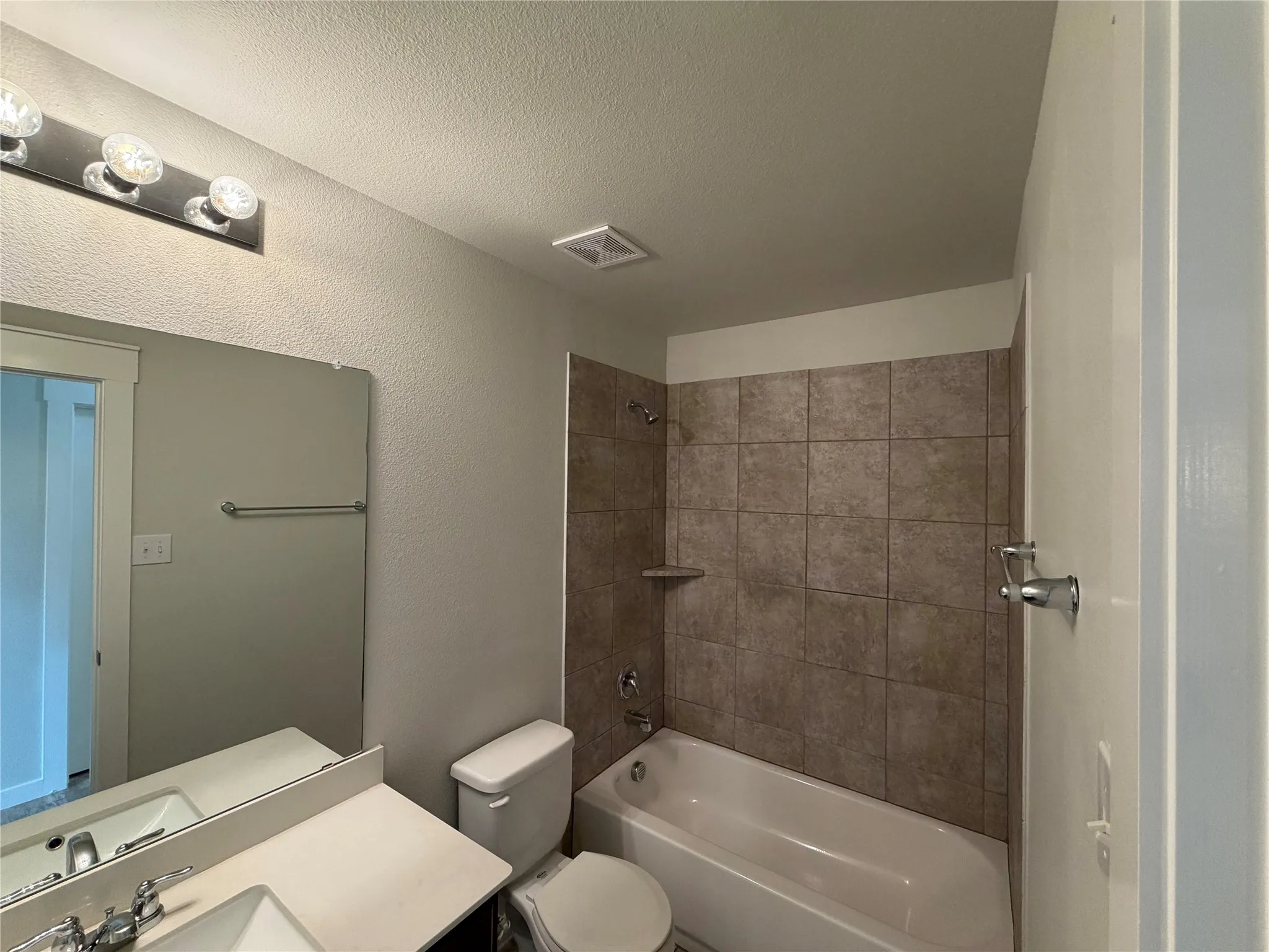Single Family Residence For Sale in Tarrant County , 8956 Devonshire Drive, Fort Worth, Texas 76131, 5 Bedroom, 3 Bathroom, 2 Garage spaces, 2,111 Sqft, built in 2019, mls#21370695, Real Estate Agent in Fort Worth, Homes For Sale in Tarrant county, Homes For Sale in Fort Worth, Realtor in Fort Worth Texas, Real Estate Brokerage Independent Realty Texas, Luminita Cordes Realtor