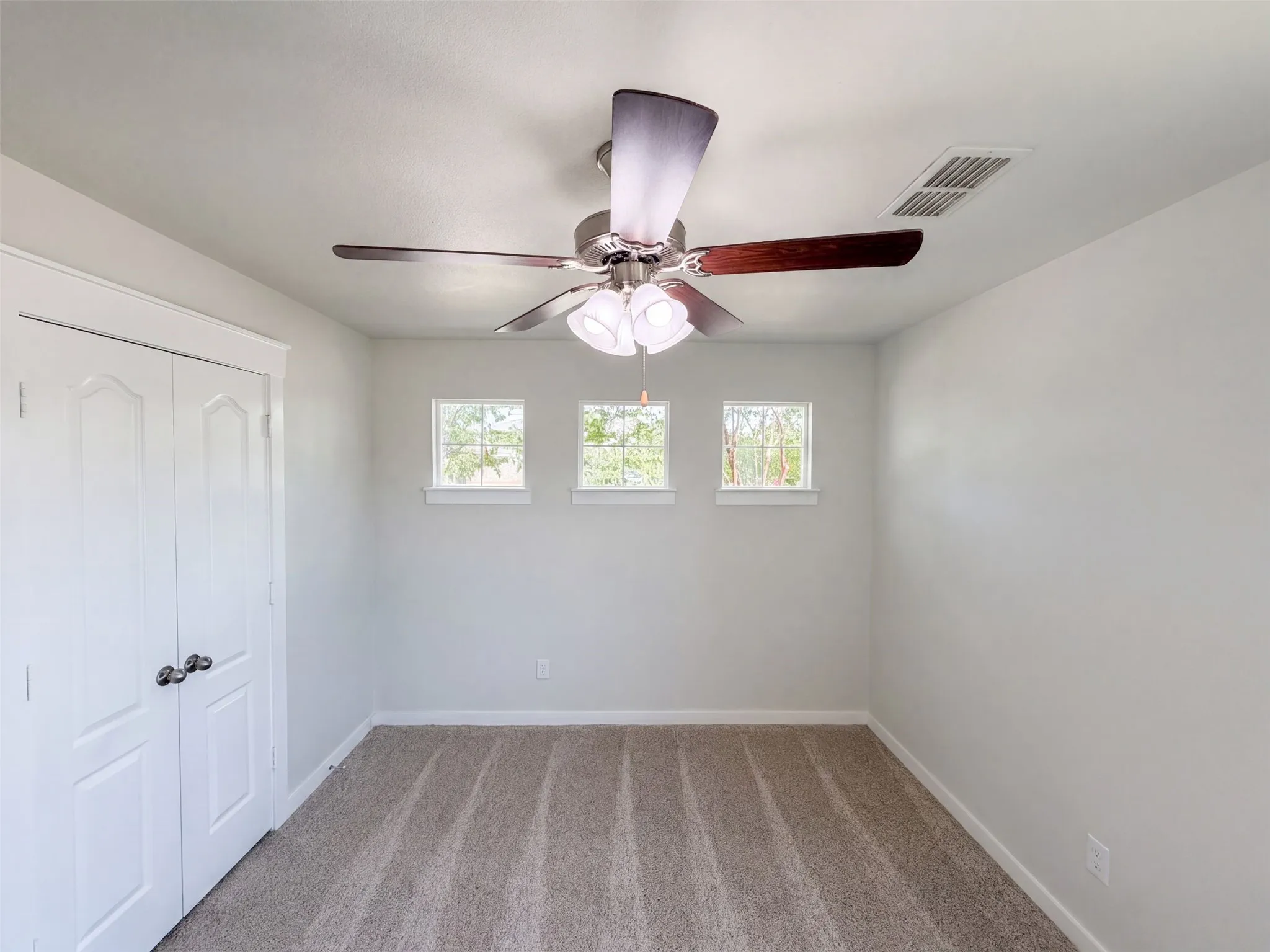 Single Family Residence For Sale in Tarrant County , 8956 Devonshire Drive, Fort Worth, Texas 76131, 5 Bedroom, 3 Bathroom, 2 Garage spaces, 2,111 Sqft, built in 2019, mls#21370695, Real Estate Agent in Fort Worth, Homes For Sale in Tarrant county, Homes For Sale in Fort Worth, Realtor in Fort Worth Texas, Real Estate Brokerage Independent Realty Texas, Luminita Cordes Realtor