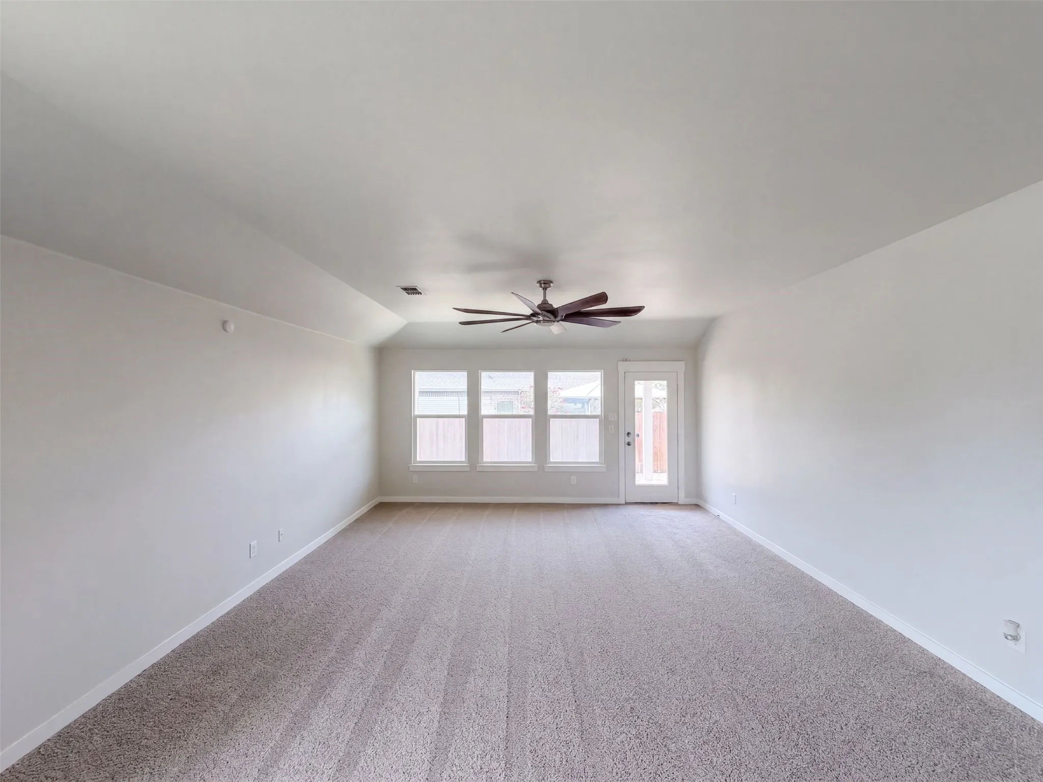 Single Family Residence For Sale in Tarrant County , 8956 Devonshire Drive, Fort Worth, Texas 76131, 5 Bedroom, 3 Bathroom, 2 Garage spaces, 2,111 Sqft, built in 2019, mls#21370695, Real Estate Agent in Fort Worth, Homes For Sale in Tarrant county, Homes For Sale in Fort Worth, Realtor in Fort Worth Texas, Real Estate Brokerage Independent Realty Texas, Luminita Cordes Realtor