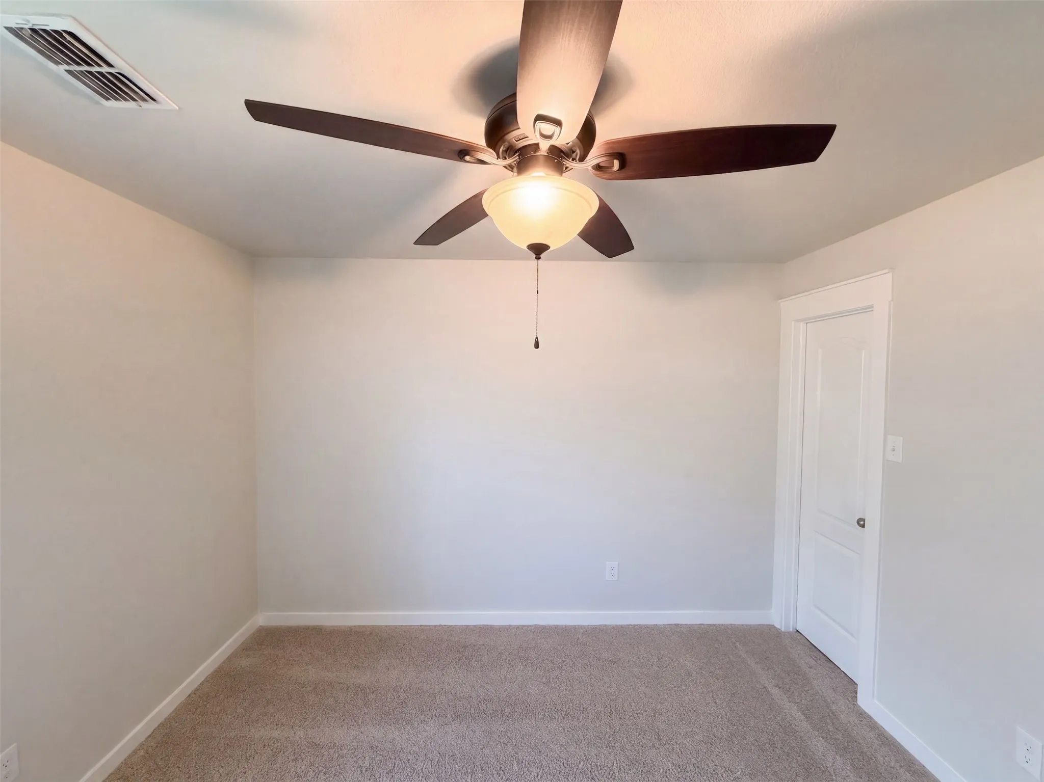 Single Family Residence For Sale in Tarrant County , 8956 Devonshire Drive, Fort Worth, Texas 76131, 5 Bedroom, 3 Bathroom, 2 Garage spaces, 2,111 Sqft, built in 2019, mls#21370695, Real Estate Agent in Fort Worth, Homes For Sale in Tarrant county, Homes For Sale in Fort Worth, Realtor in Fort Worth Texas, Real Estate Brokerage Independent Realty Texas, Luminita Cordes Realtor