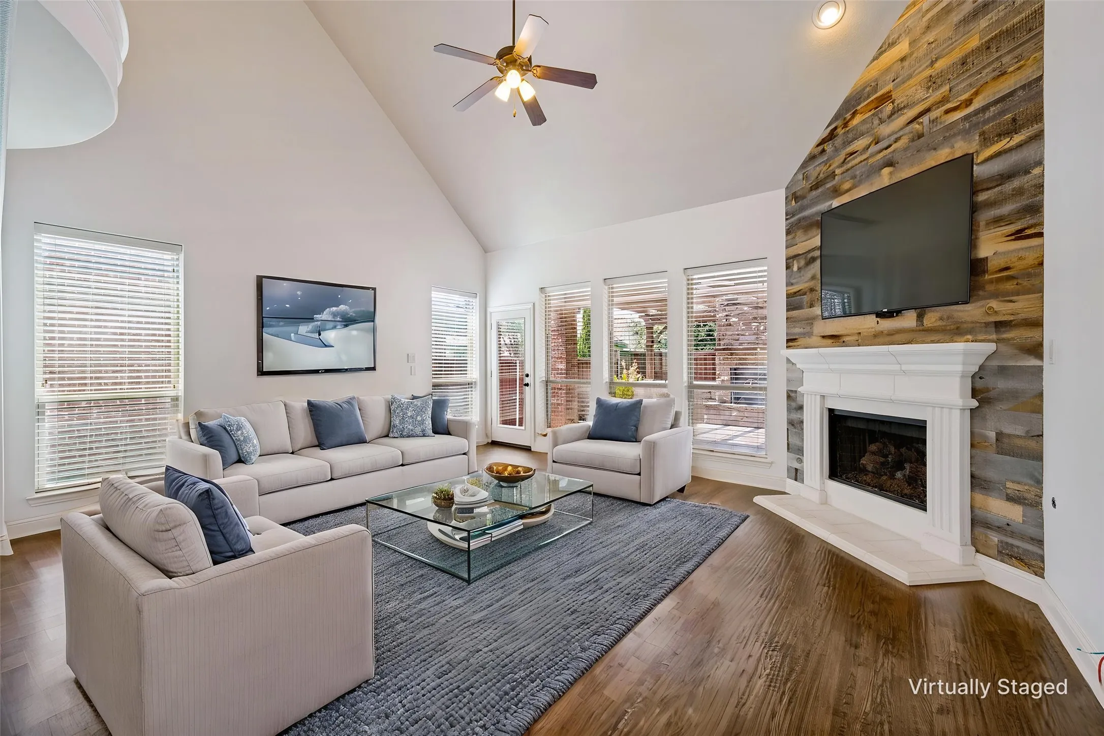 Single Family Residence For Sale in Denton County , 8100 Paisley, The Colony, Texas 75056, 4 Bedroom, 4 Bathroom, 2 Garage spaces, 3,558 Sqft, built in 2013, mls#21365144, Real Estate Agent in The Colony, Homes For Sale in Denton county, Homes For Sale in The Colony, Realtor in The Colony Texas, Real Estate Brokerage Independent Realty Texas, Luminita Cordes Realtor