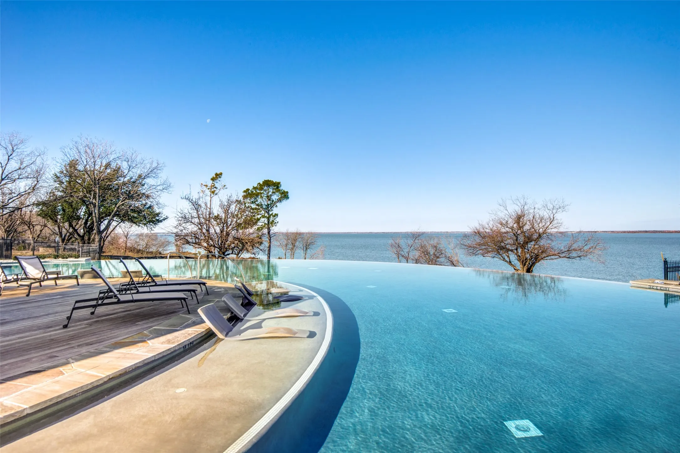 Community neighborhood infinity pool