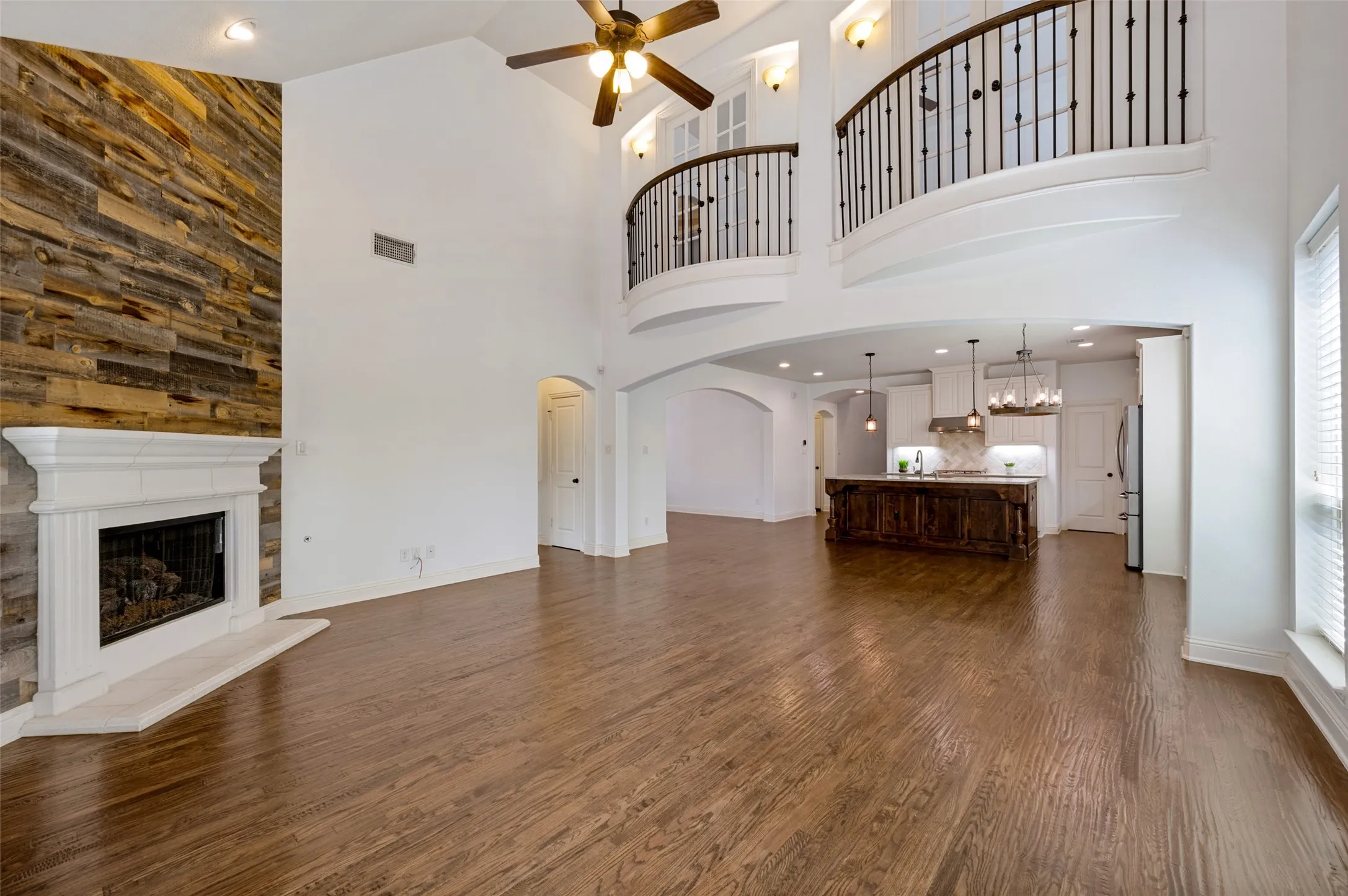 Single Family Residence For Sale in Denton County , 8100 Paisley, The Colony, Texas 75056, 4 Bedroom, 4 Bathroom, 2 Garage spaces, 3,558 Sqft, built in 2013, mls#21365144, Real Estate Agent in The Colony, Homes For Sale in Denton county, Homes For Sale in The Colony, Realtor in The Colony Texas, Real Estate Brokerage Independent Realty Texas, Luminita Cordes Realtor