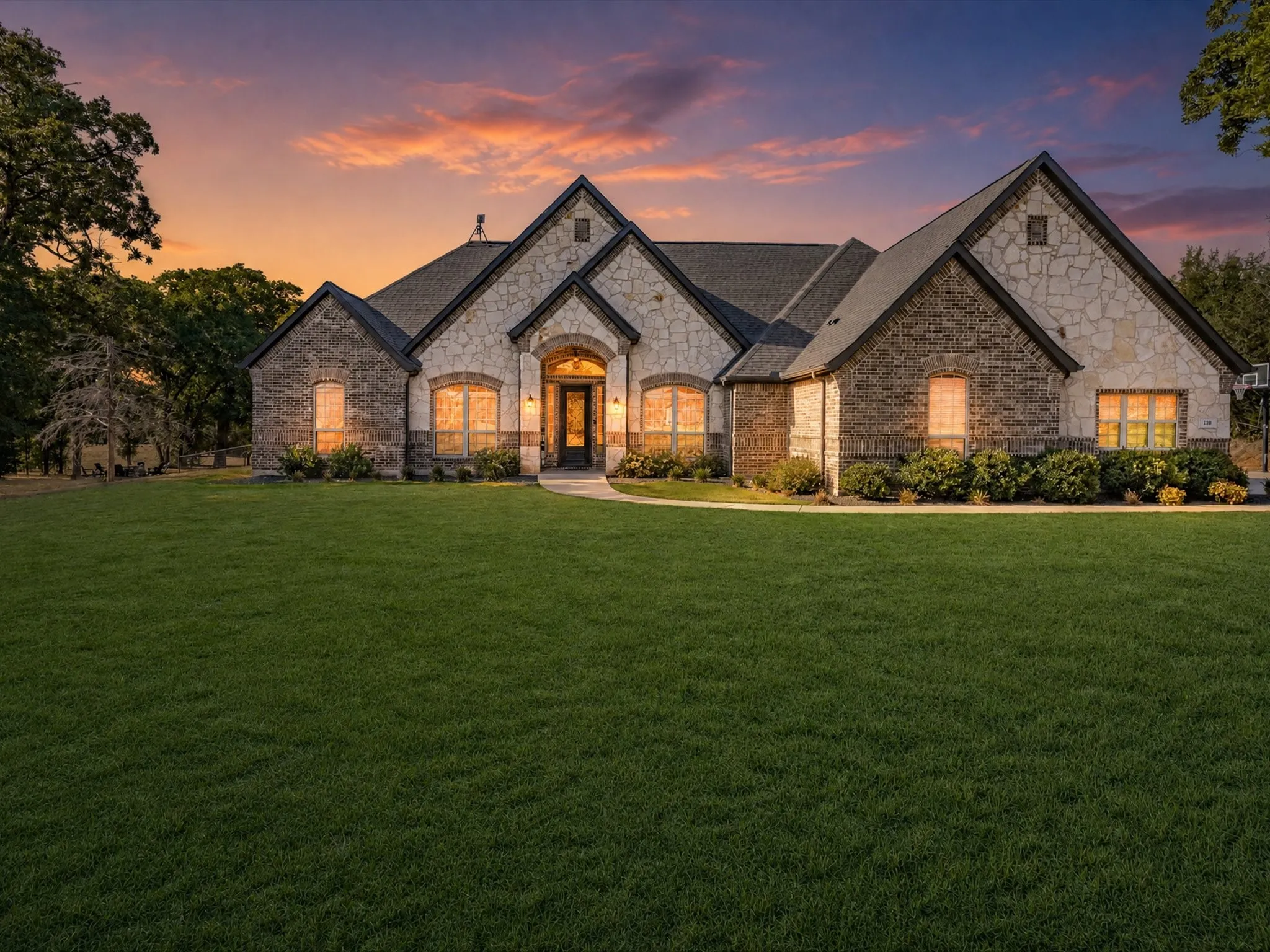 Single Family Residence For Sale in Wise County , 128 Paradise Oaks Court, Paradise, Texas 76073, 4 Bedroom, 3 Bathroom, 3 Garage spaces, 2,445 Sqft, built in 2020, mls#21368063, Real Estate Agent in Paradise, Homes For Sale in Wise county, Homes For Sale in Paradise, Realtor in Paradise Texas, Real Estate Brokerage Independent Realty Texas, Luminita Cordes Realtor