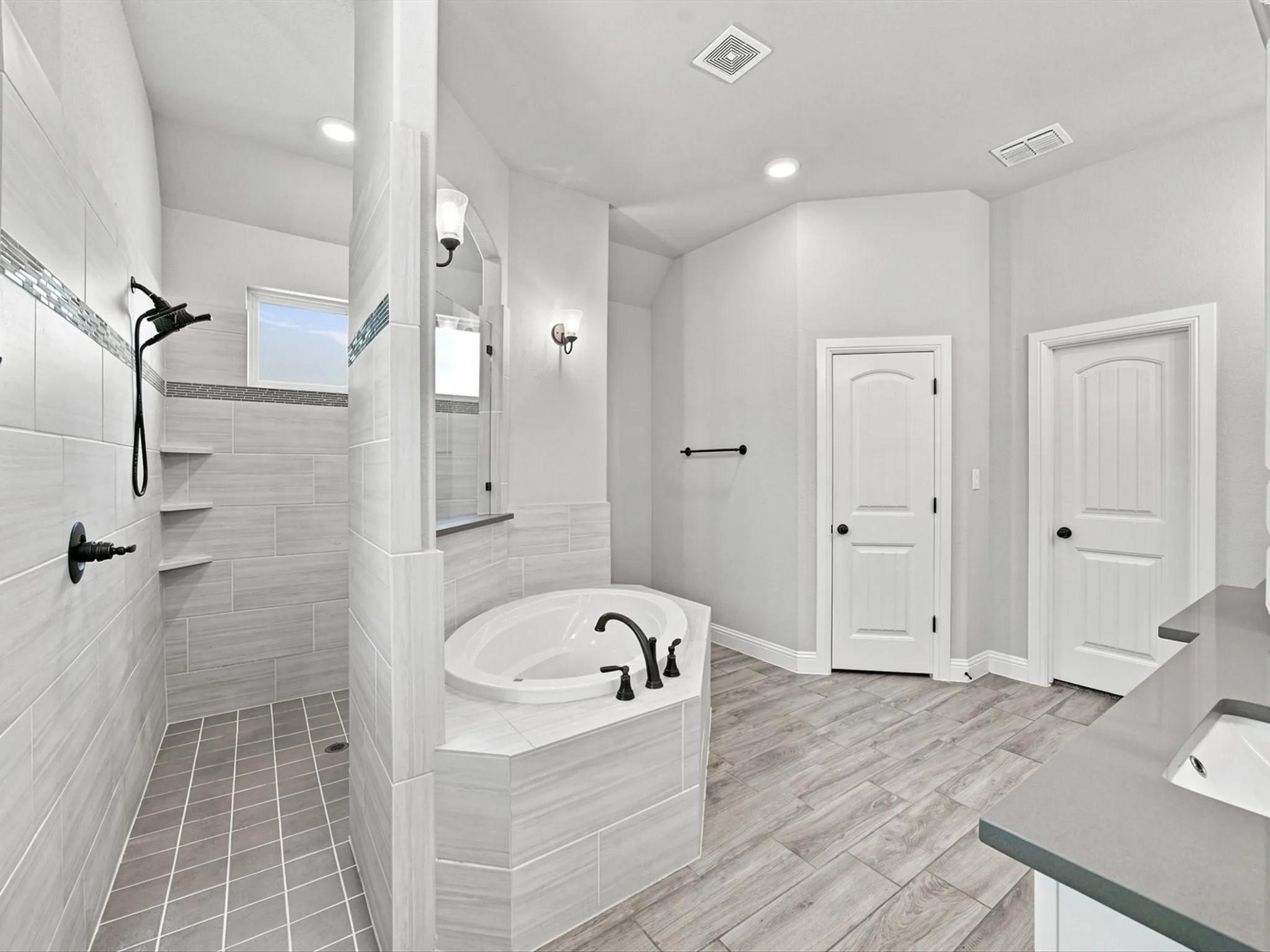 Single Family Residence For Sale in Wise County , 128 Paradise Oaks Court, Paradise, Texas 76073, 4 Bedroom, 3 Bathroom, 3 Garage spaces, 2,445 Sqft, built in 2020, mls#21368063, Real Estate Agent in Paradise, Homes For Sale in Wise county, Homes For Sale in Paradise, Realtor in Paradise Texas, Real Estate Brokerage Independent Realty Texas, Luminita Cordes Realtor