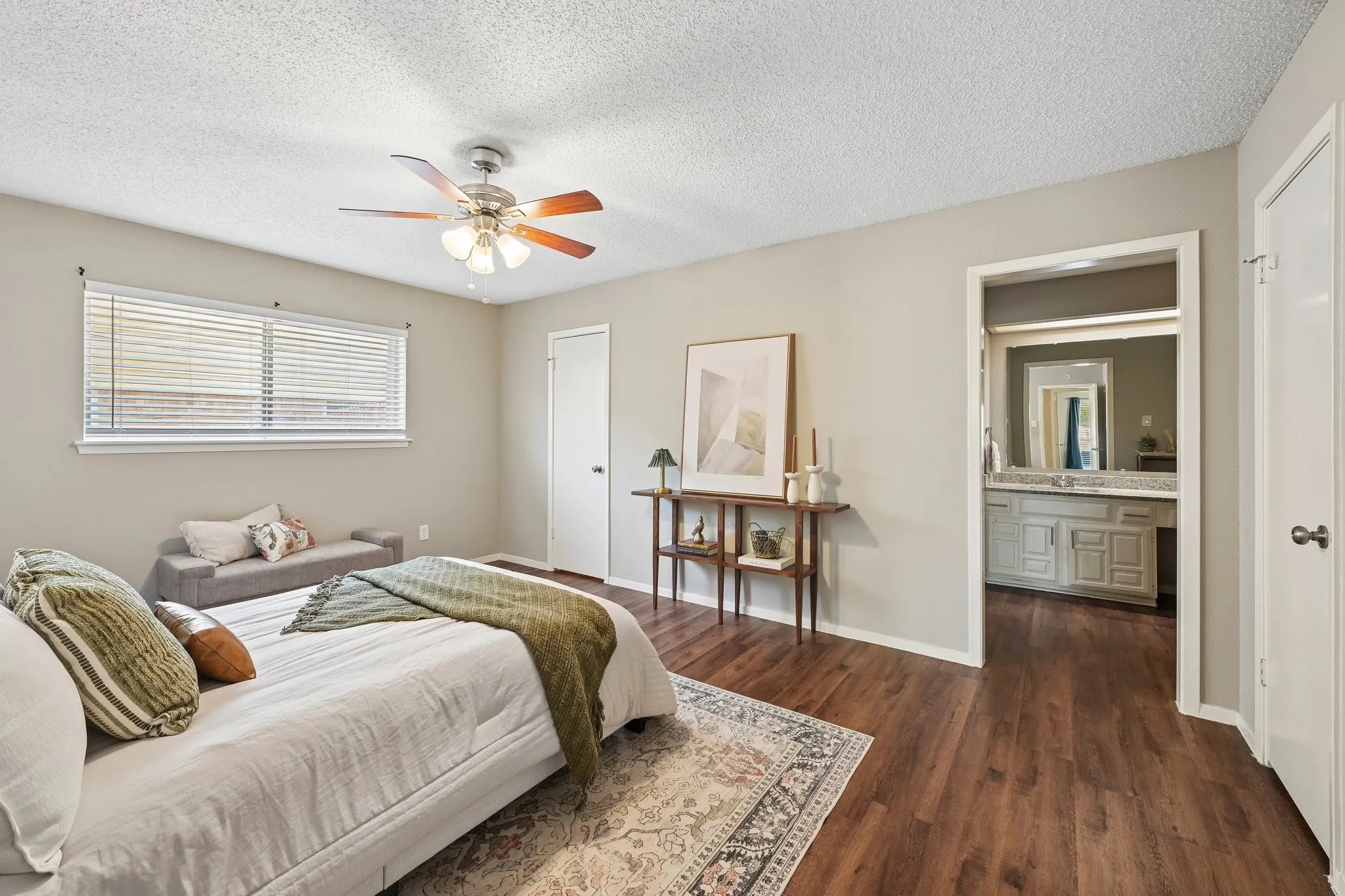 Single Family Residence For Sale in Tarrant County , 3408 Palomino Drive, Arlington, Texas 76017, 3 Bedroom, 2 Bathroom, 2 Garage spaces, 1,586 Sqft, built in 1980, mls#21370022, Real Estate Agent in Arlington, Homes For Sale in Tarrant county, Homes For Sale in Arlington, Realtor in Arlington Texas, Real Estate Brokerage Independent Realty Texas, Luminita Cordes Realtor