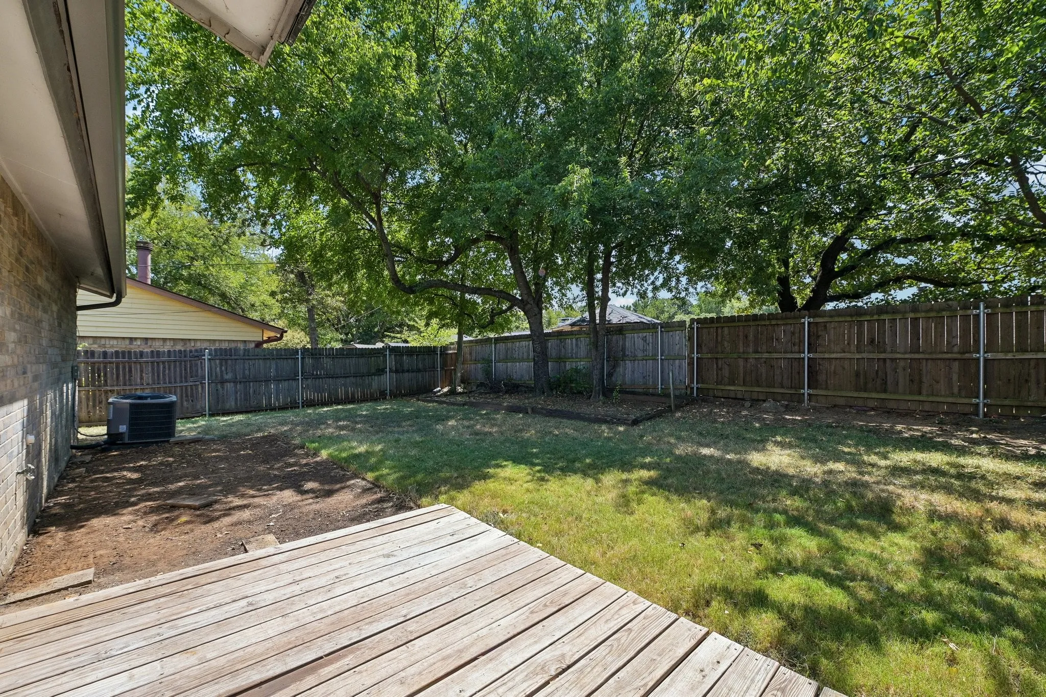 Single Family Residence For Sale in Tarrant County , 3408 Palomino Drive, Arlington, Texas 76017, 3 Bedroom, 2 Bathroom, 2 Garage spaces, 1,586 Sqft, built in 1980, mls#21370022, Real Estate Agent in Arlington, Homes For Sale in Tarrant county, Homes For Sale in Arlington, Realtor in Arlington Texas, Real Estate Brokerage Independent Realty Texas, Luminita Cordes Realtor