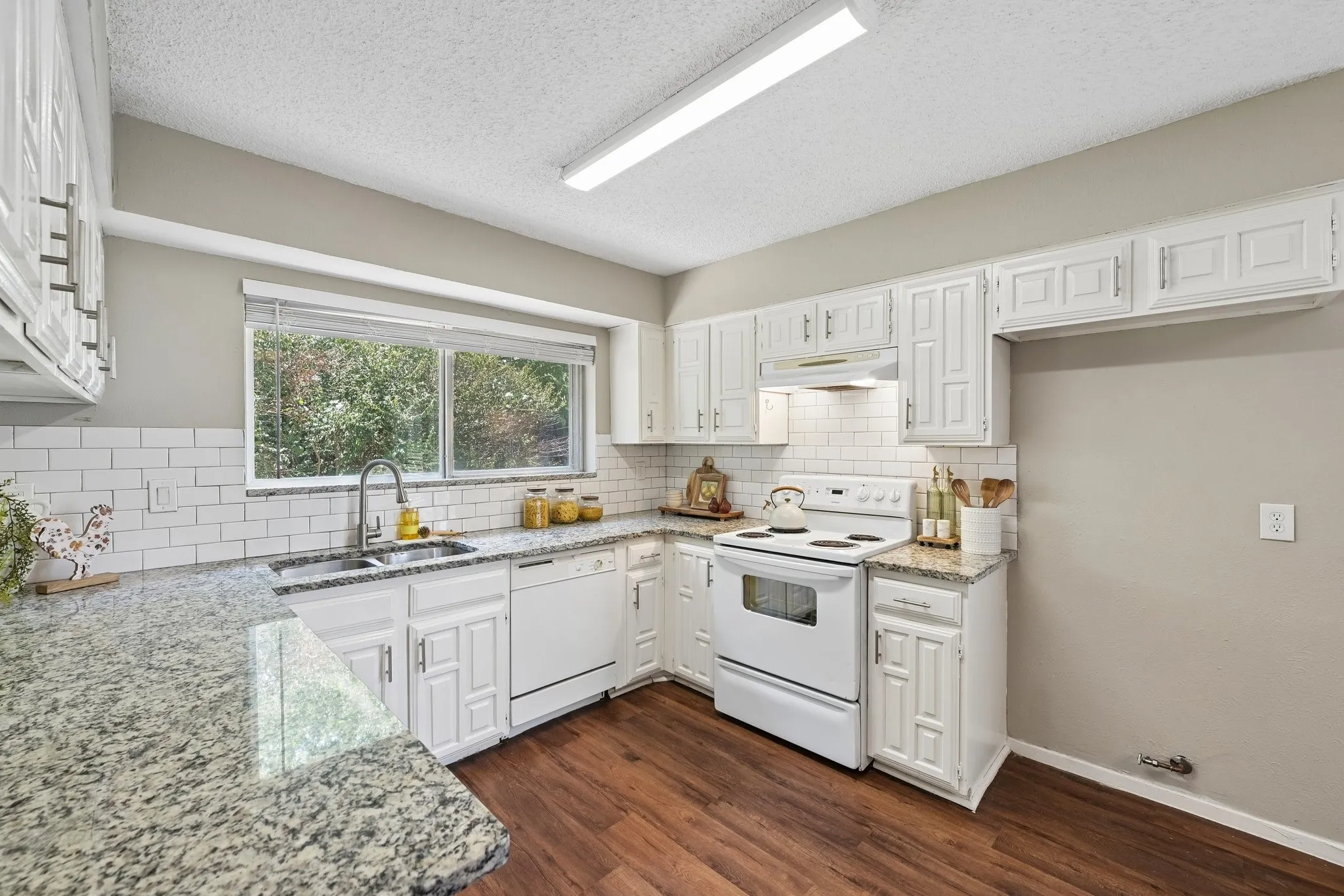 Single Family Residence For Sale in Tarrant County , 3408 Palomino Drive, Arlington, Texas 76017, 3 Bedroom, 2 Bathroom, 2 Garage spaces, 1,586 Sqft, built in 1980, mls#21370022, Real Estate Agent in Arlington, Homes For Sale in Tarrant county, Homes For Sale in Arlington, Realtor in Arlington Texas, Real Estate Brokerage Independent Realty Texas, Luminita Cordes Realtor