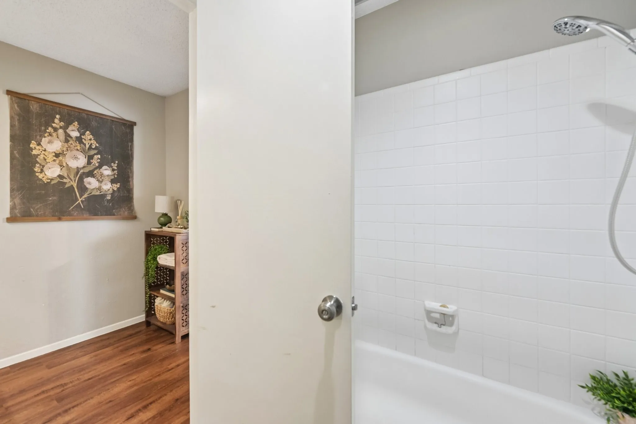Single Family Residence For Sale in Tarrant County , 3408 Palomino Drive, Arlington, Texas 76017, 3 Bedroom, 2 Bathroom, 2 Garage spaces, 1,586 Sqft, built in 1980, mls#21370022, Real Estate Agent in Arlington, Homes For Sale in Tarrant county, Homes For Sale in Arlington, Realtor in Arlington Texas, Real Estate Brokerage Independent Realty Texas, Luminita Cordes Realtor