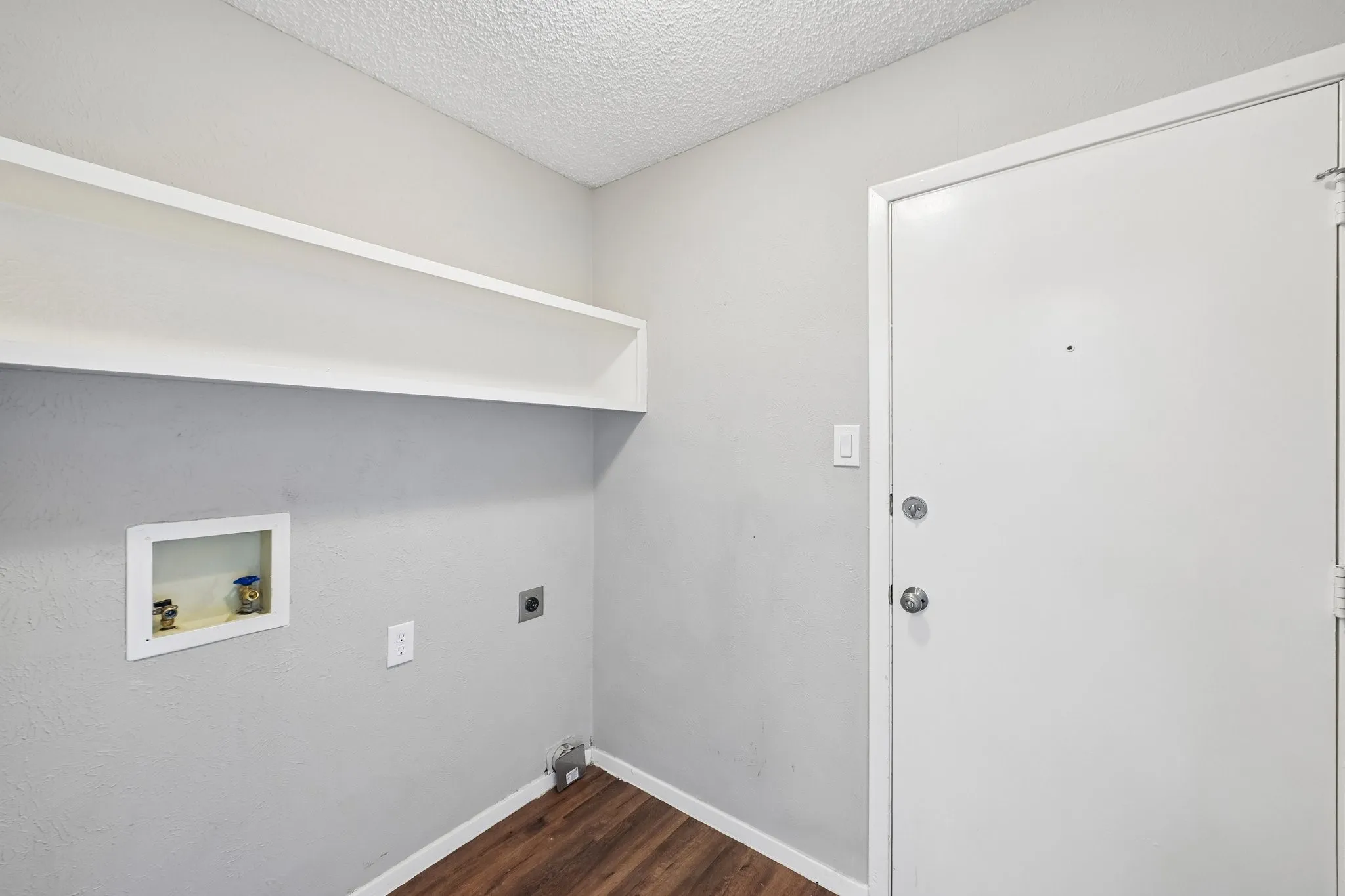 Single Family Residence For Sale in Tarrant County , 3408 Palomino Drive, Arlington, Texas 76017, 3 Bedroom, 2 Bathroom, 2 Garage spaces, 1,586 Sqft, built in 1980, mls#21370022, Real Estate Agent in Arlington, Homes For Sale in Tarrant county, Homes For Sale in Arlington, Realtor in Arlington Texas, Real Estate Brokerage Independent Realty Texas, Luminita Cordes Realtor