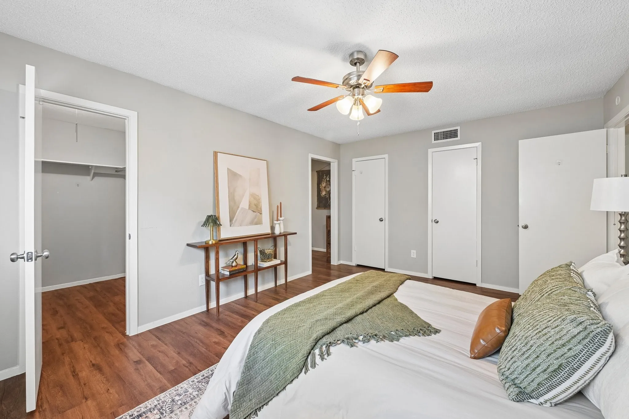 Single Family Residence For Sale in Tarrant County , 3408 Palomino Drive, Arlington, Texas 76017, 3 Bedroom, 2 Bathroom, 2 Garage spaces, 1,586 Sqft, built in 1980, mls#21370022, Real Estate Agent in Arlington, Homes For Sale in Tarrant county, Homes For Sale in Arlington, Realtor in Arlington Texas, Real Estate Brokerage Independent Realty Texas, Luminita Cordes Realtor