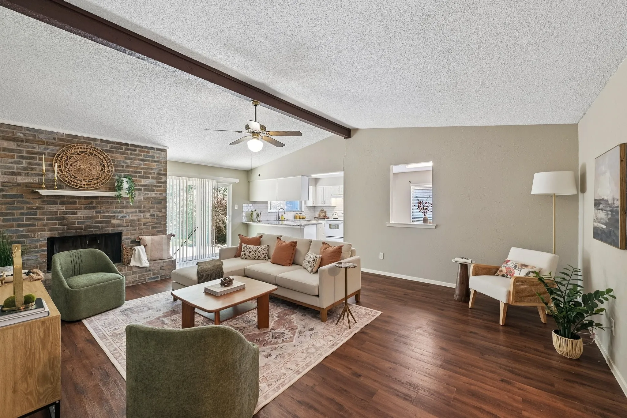 Single Family Residence For Sale in Tarrant County , 3408 Palomino Drive, Arlington, Texas 76017, 3 Bedroom, 2 Bathroom, 2 Garage spaces, 1,586 Sqft, built in 1980, mls#21370022, Real Estate Agent in Arlington, Homes For Sale in Tarrant county, Homes For Sale in Arlington, Realtor in Arlington Texas, Real Estate Brokerage Independent Realty Texas, Luminita Cordes Realtor